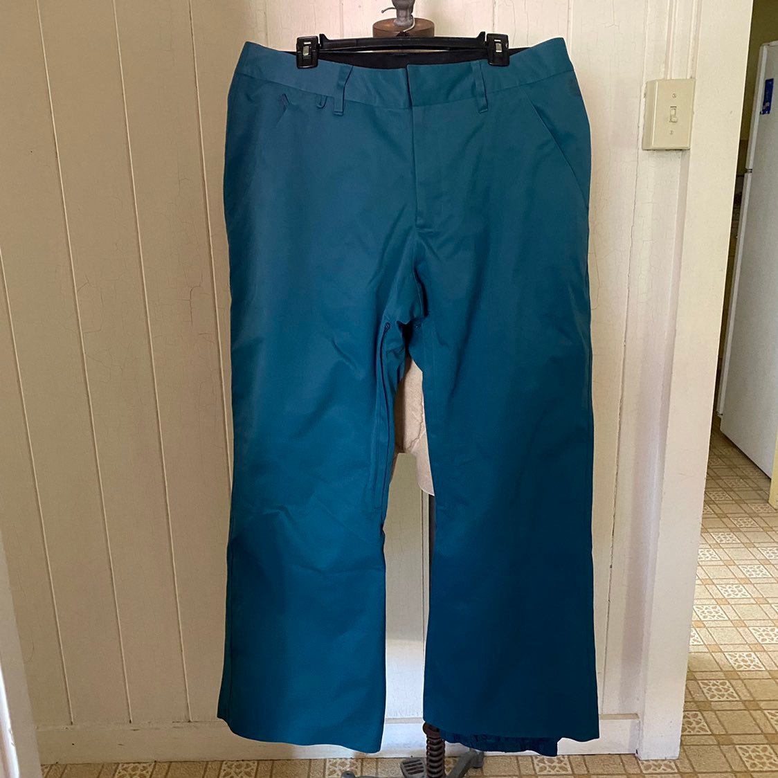ADIDAS Originals sz L Snow Chino Pants
