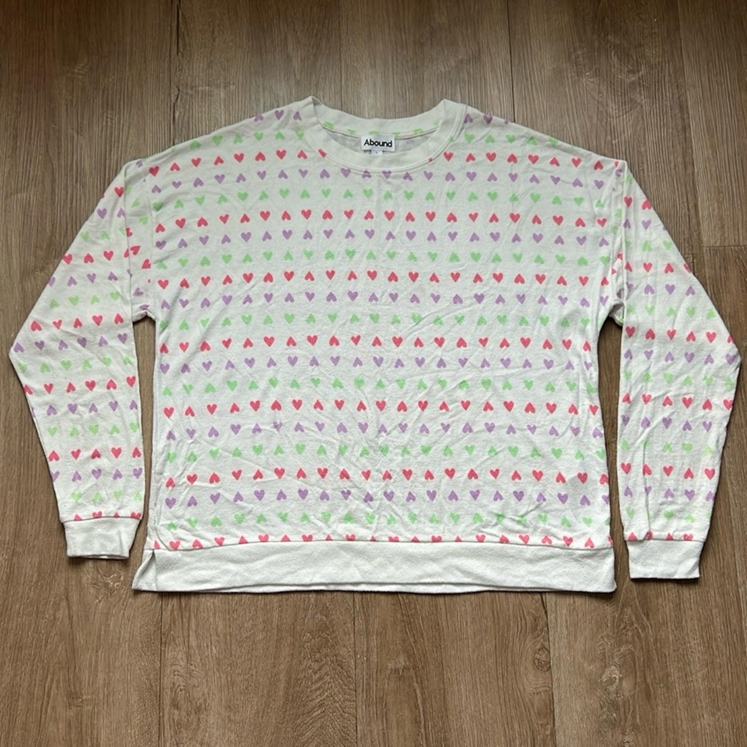 Abound Women’s Heart Crew Neck Sweater.  Size: Large