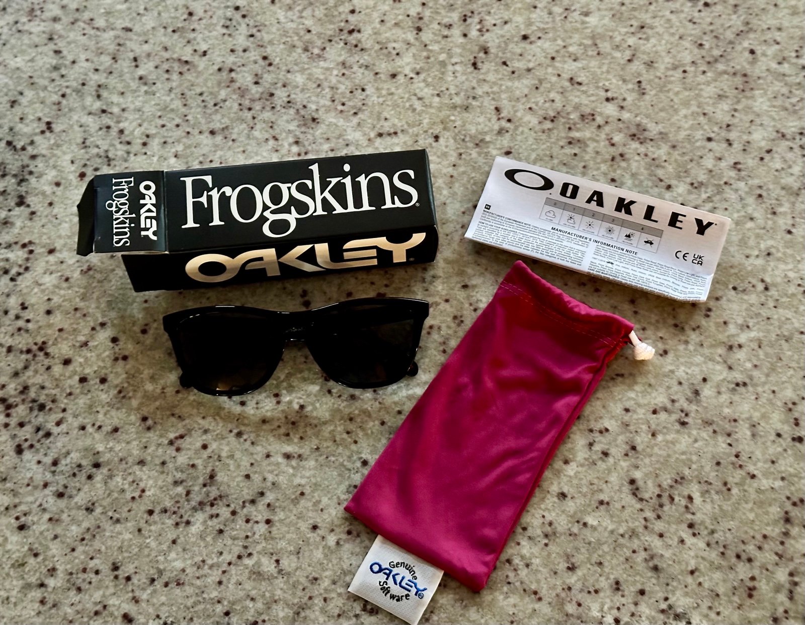 Oakley Frogskins Sunglasses 0009013 Brand New