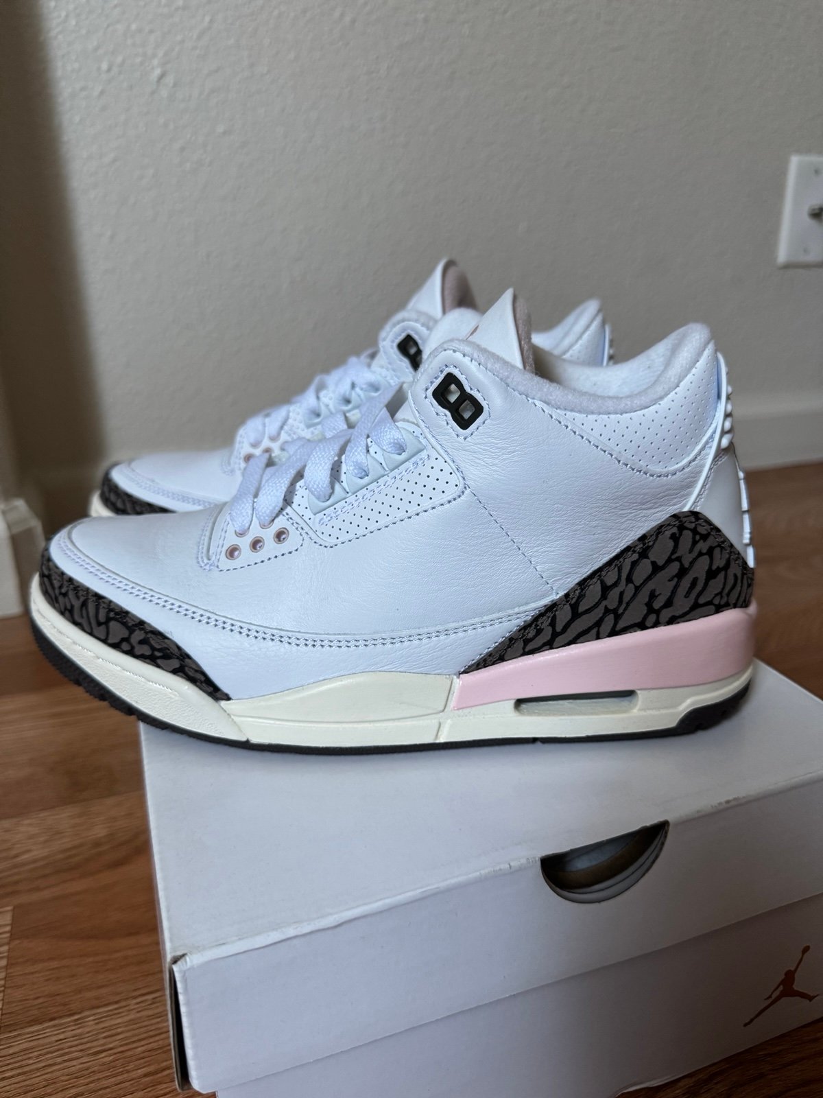 Air Jordan 3 Retro - Dark Mocha “Neopolitan”