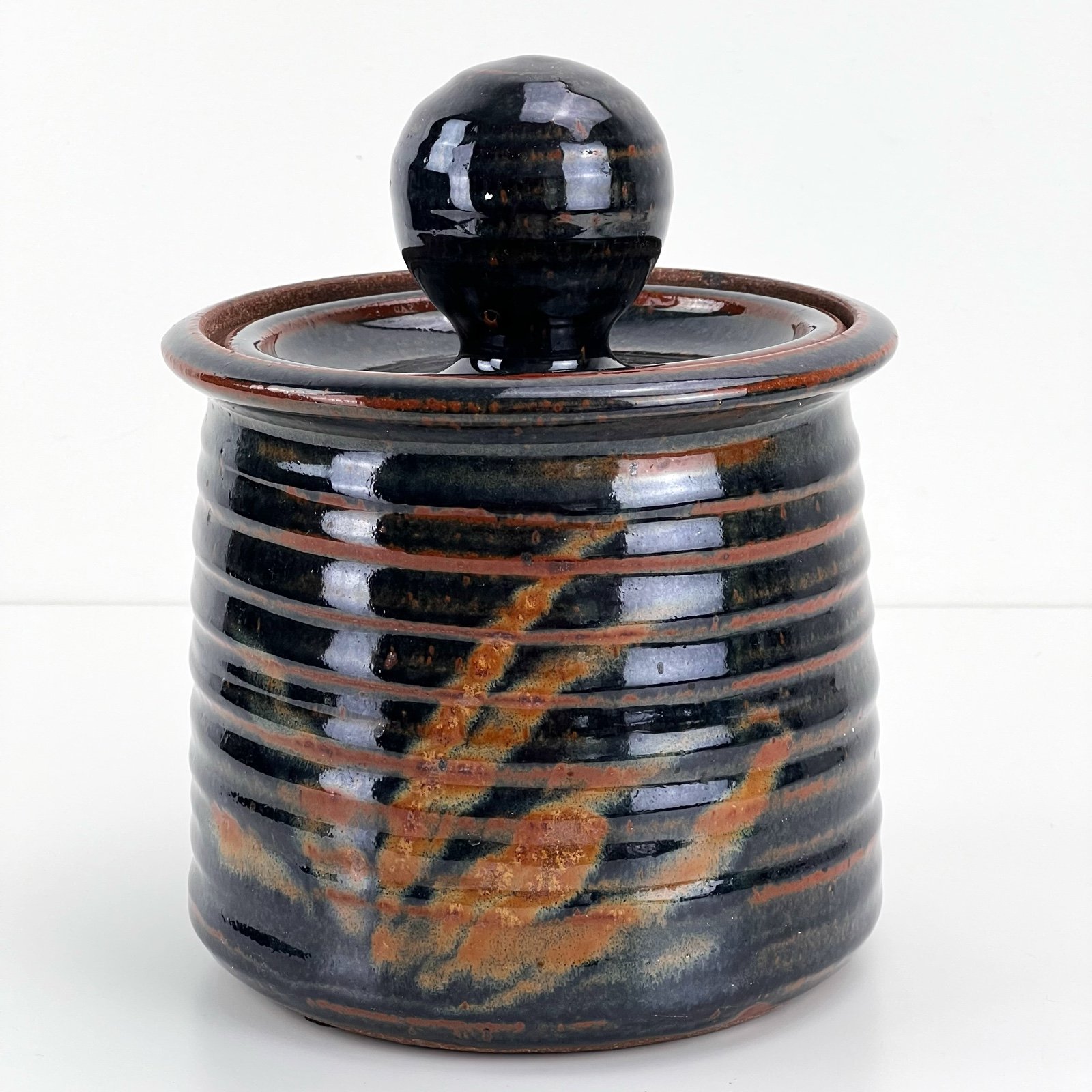 Vintage MCM Studio Pottery Stoneware Brown Jar Crock With Lid Signed Bonnie Wade
