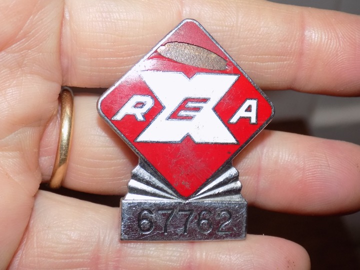 Vintage Railway Express 67762 Enameled Employee Hat Badge