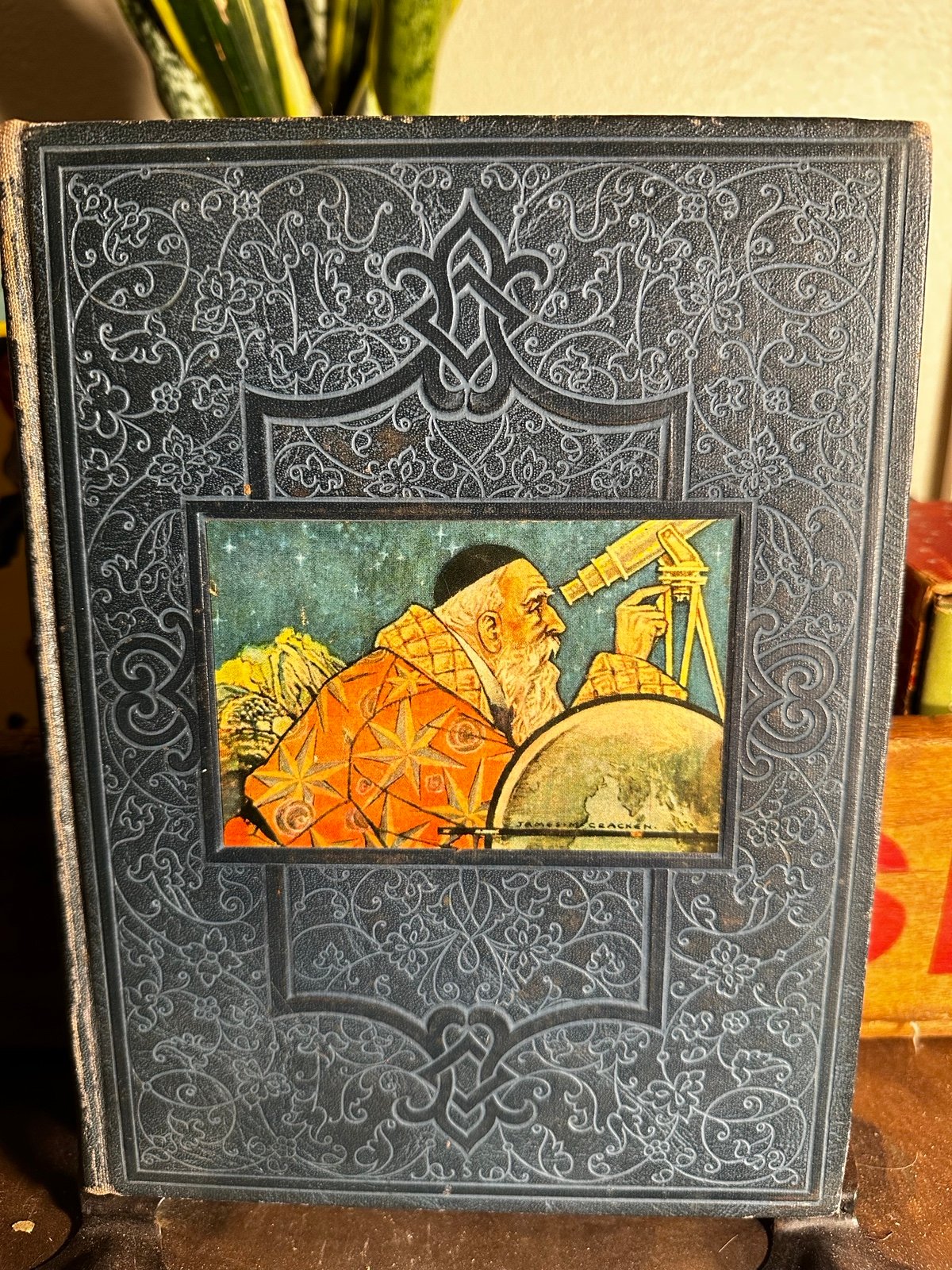 The New Wonder World A knowledge 1941 Book