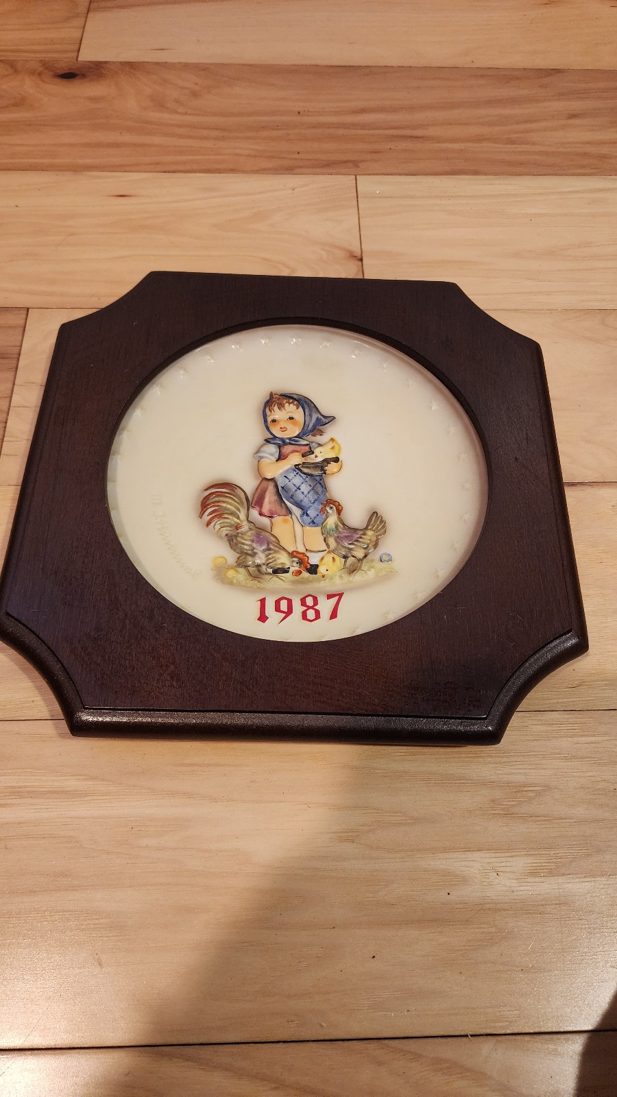 M. J. Hummel 1987 Vintage Feeding Time Collectors Plate
