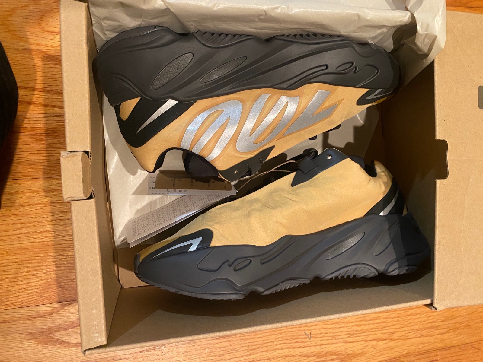 Yeezy Adidas Boost 700