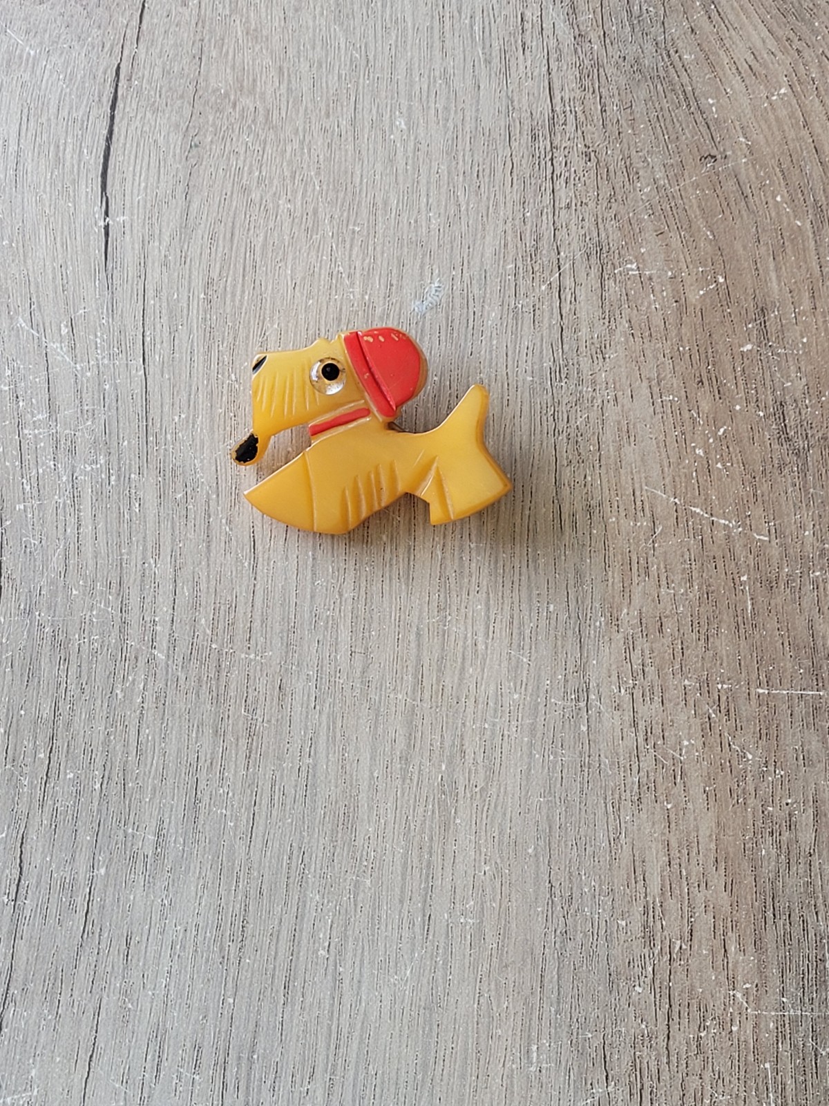 Vintage Bakelite Scottie Dog Pin