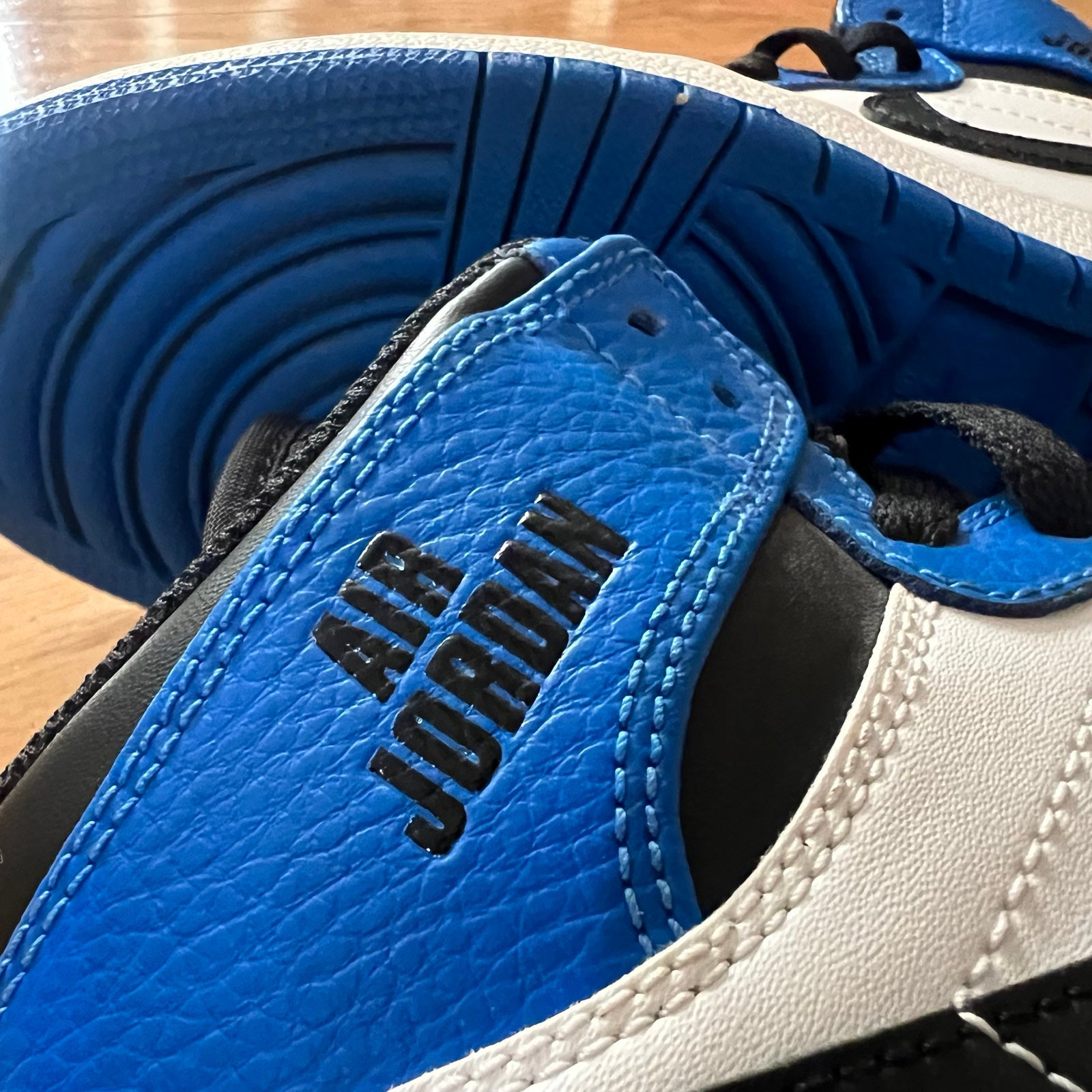Air Jordan 1 Mid Rare Air Soar Blue Size 5y - CLEAN
