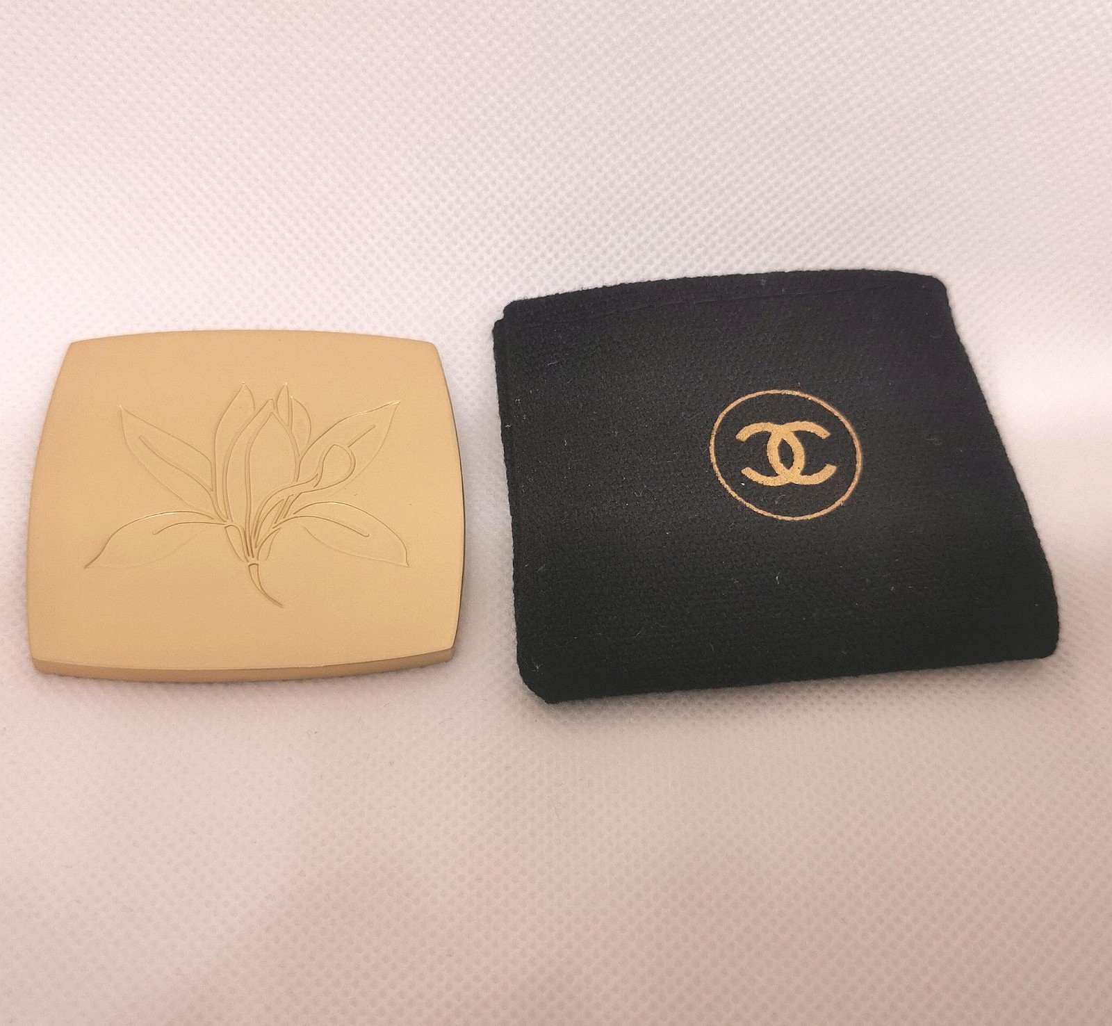 Brand New CHANEL Sublimage Pocket Mirror VIP Gift Small One Side Mirror Gold Top