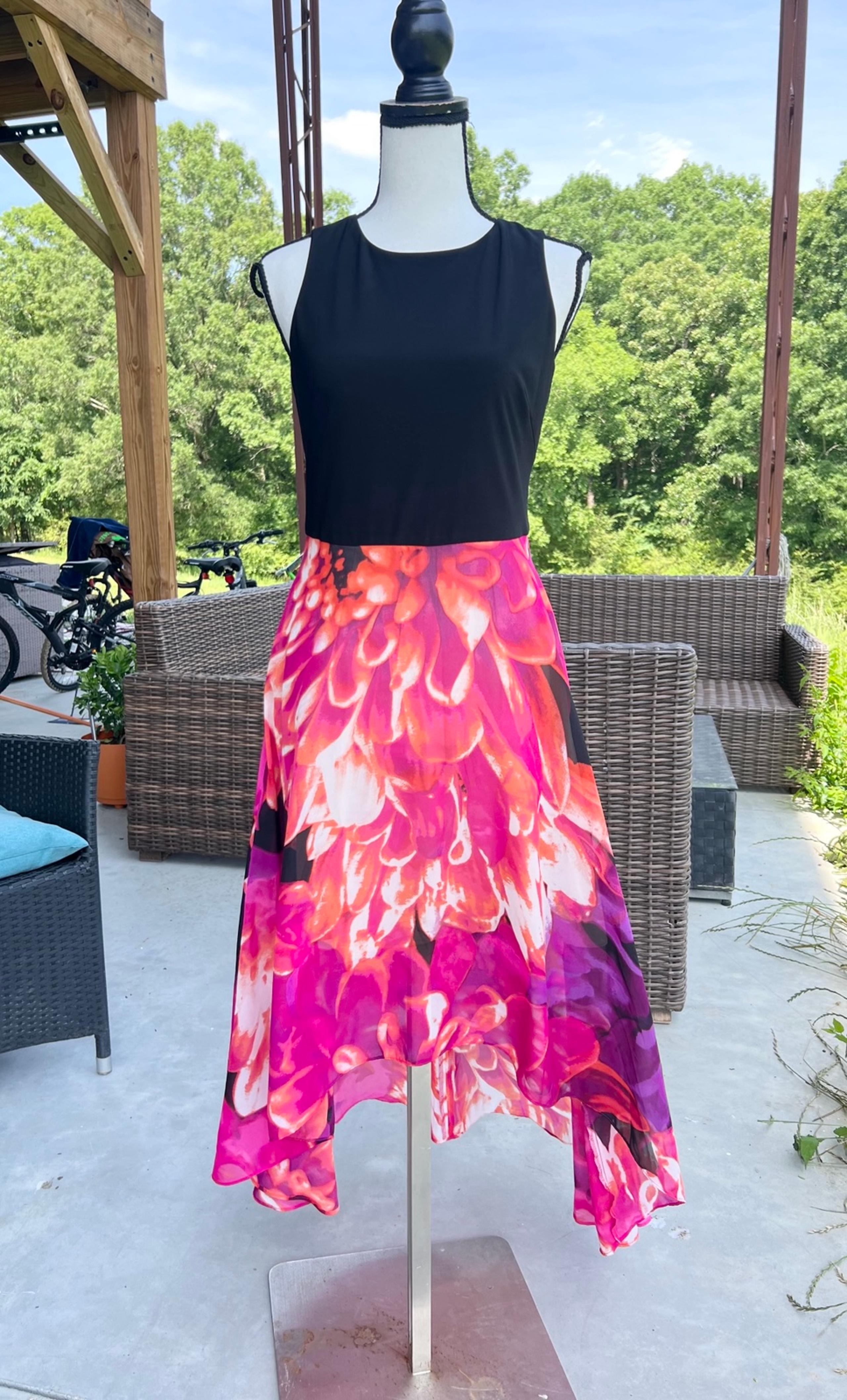 Kensie high-low floral dress. Size 4