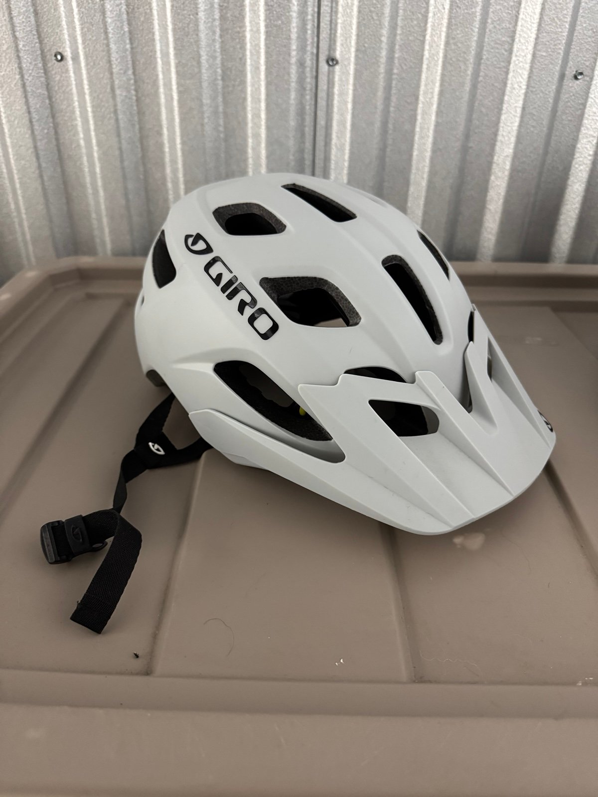 Giro Cycling Helmet NEW