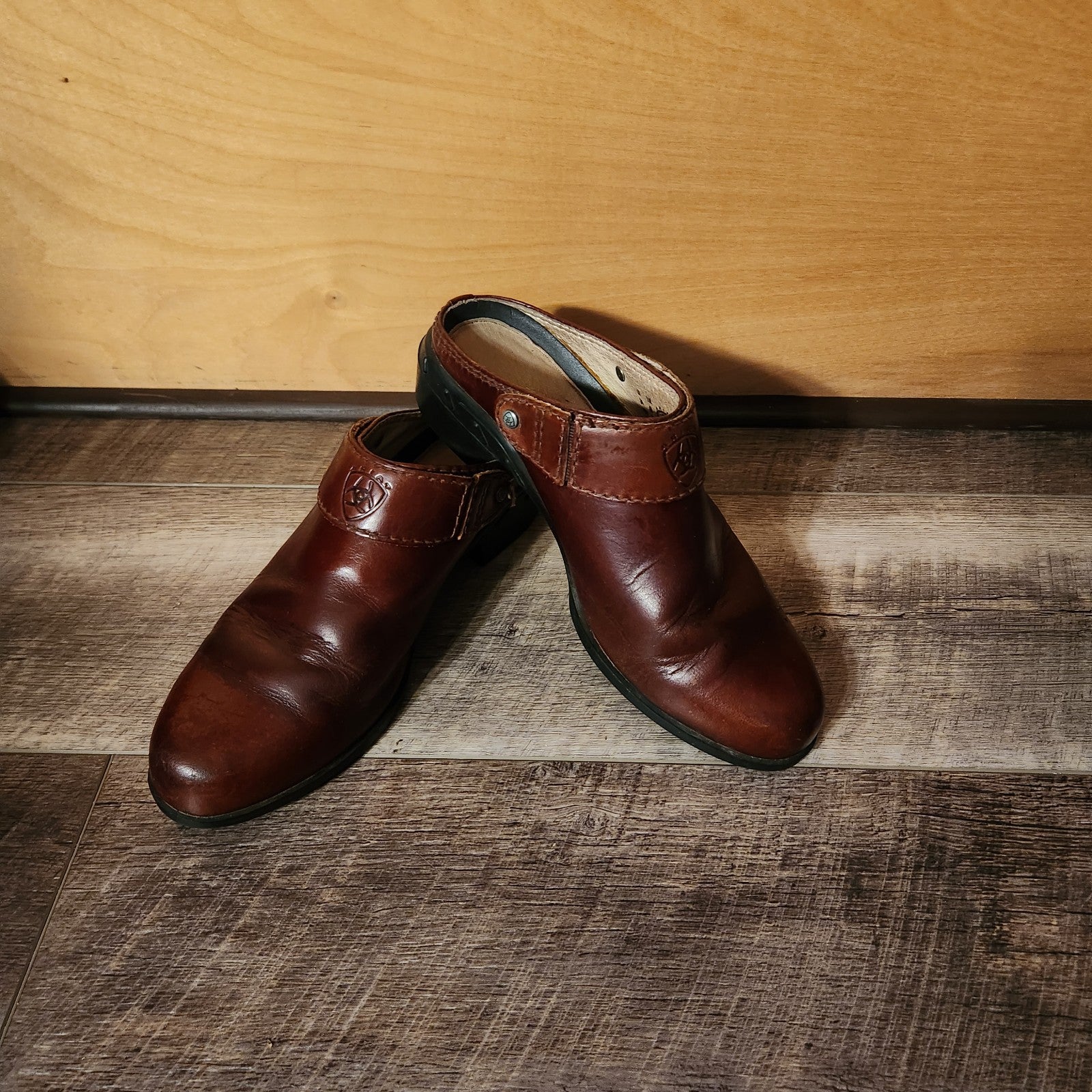 Ariat womans mules size 8.5