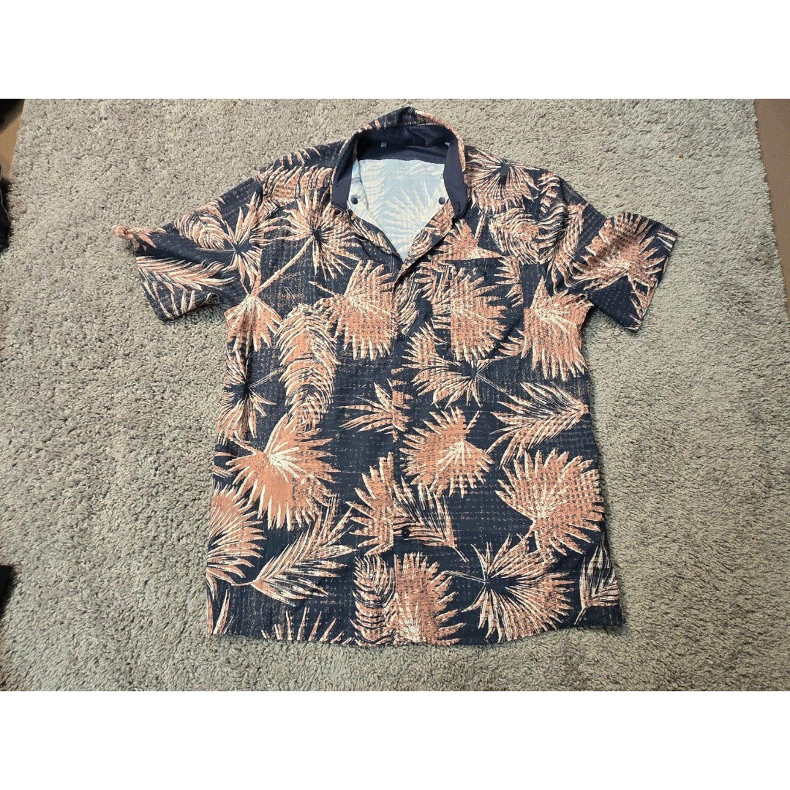 Under Armour Men's Button Dockside short sleeve Dress shirt Blue Leaves Large