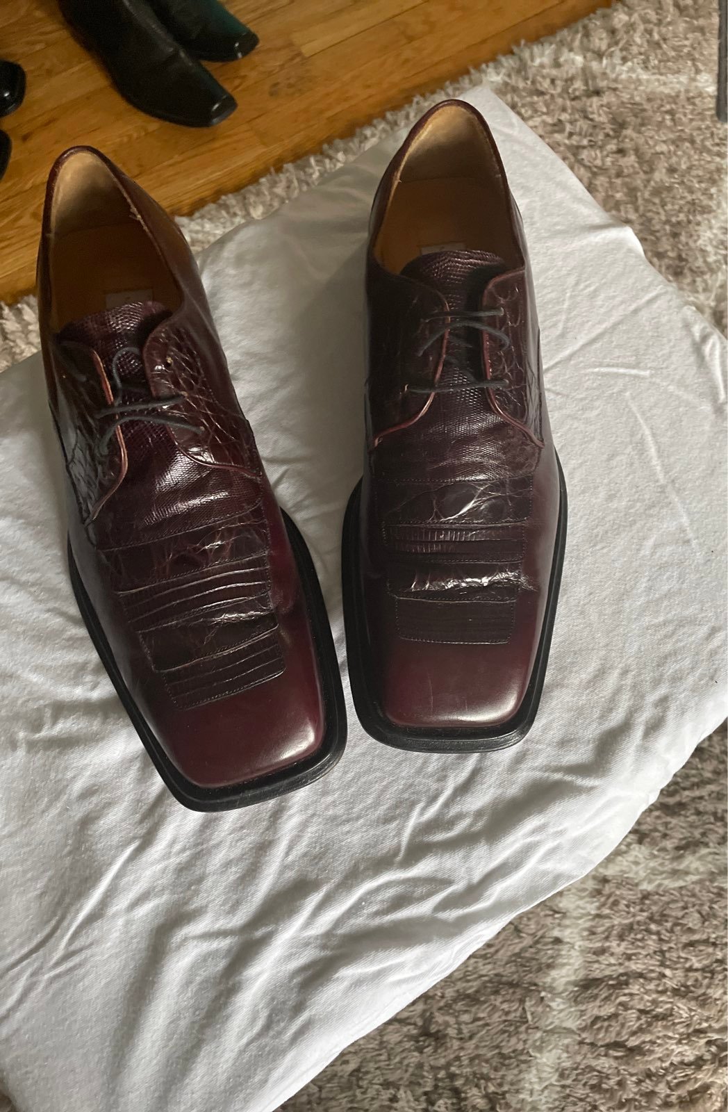 Men dress shoe