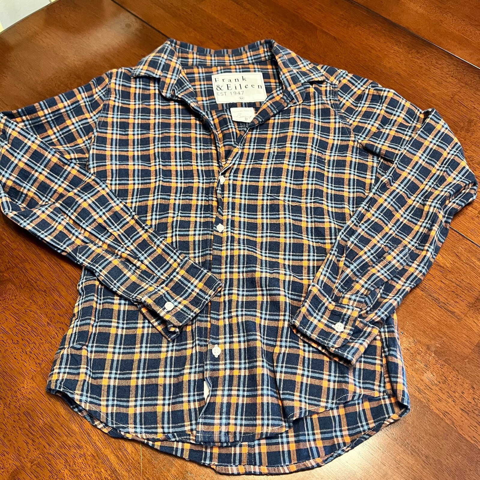 Frank & Eileen Barry Button Up Shirt Womens size XS Tailored Fit Flannel Plaid