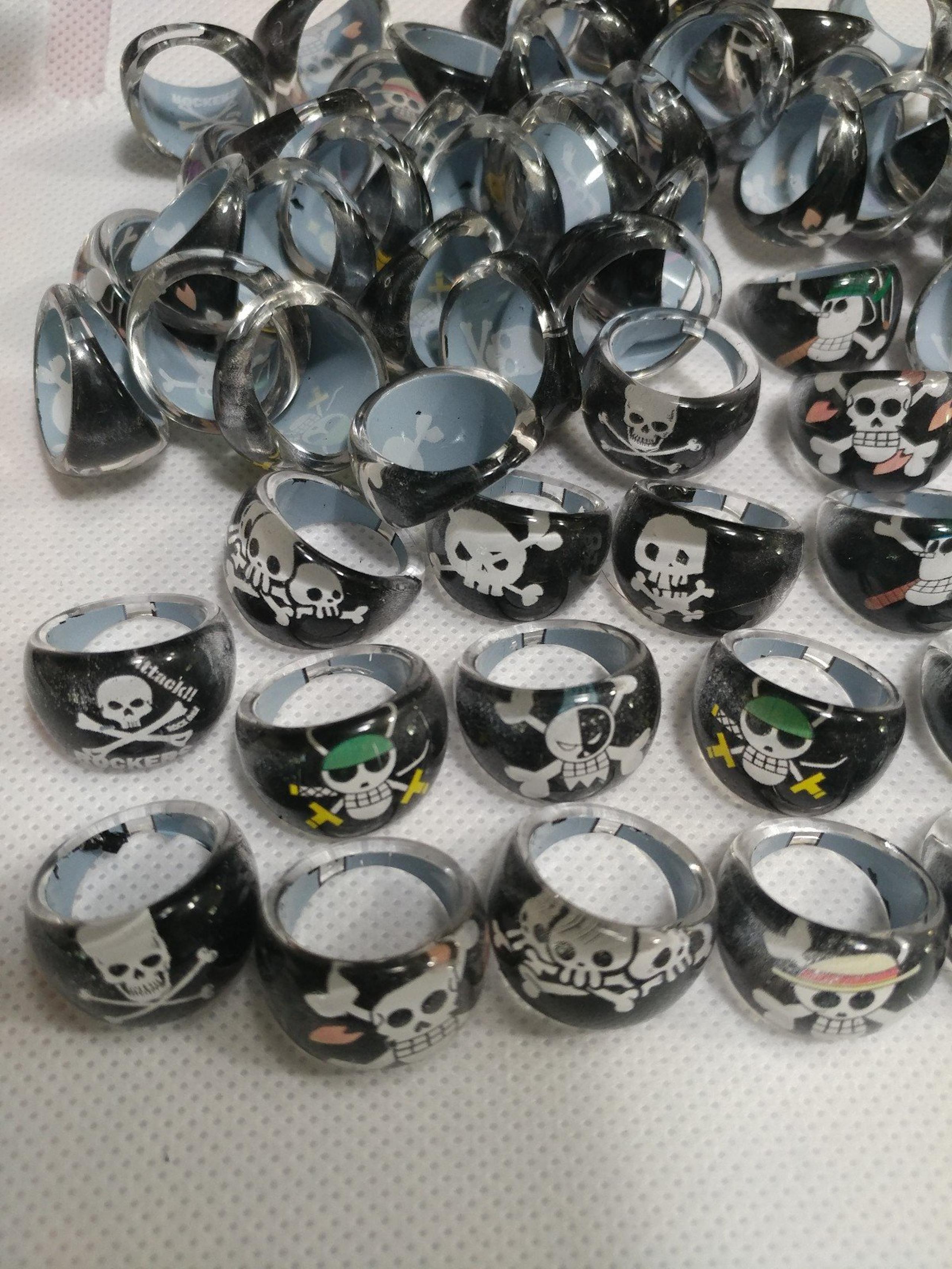 Lot Of 20 Skull Skeleton Punk Rocker Party Favor Rings Plastic Fun