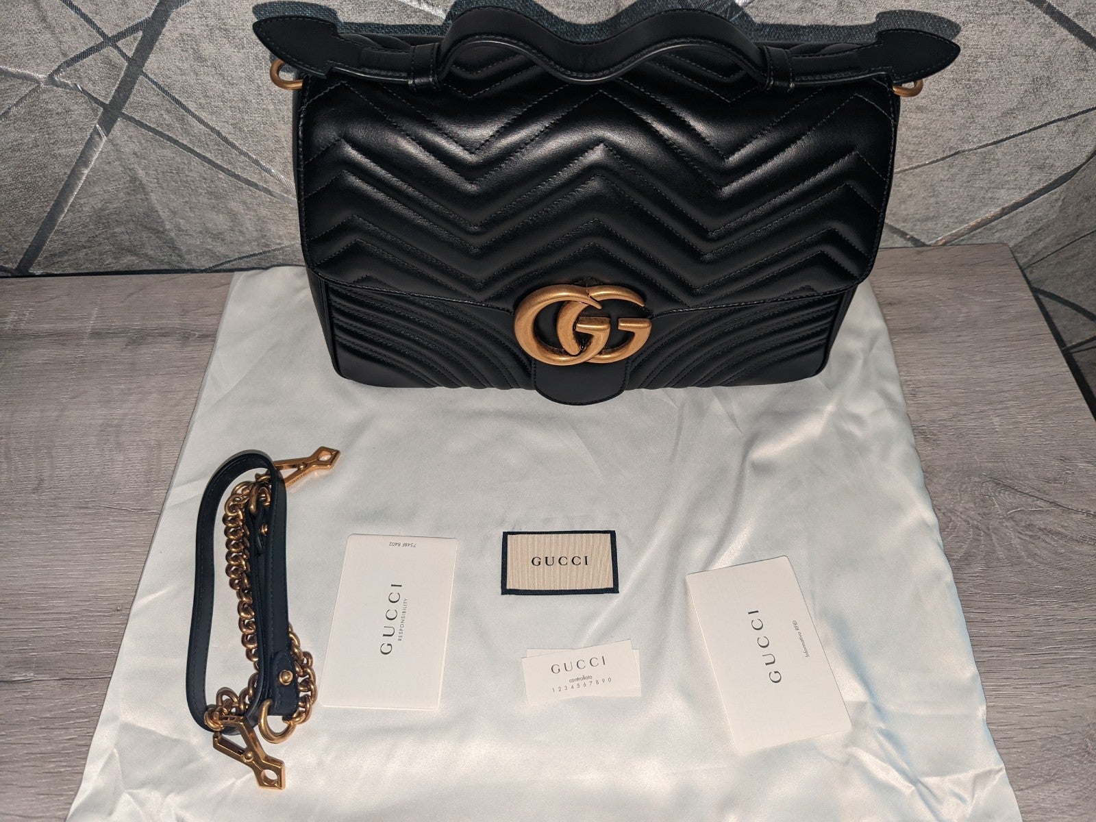 Gucci Open Top Handbags | Mercari