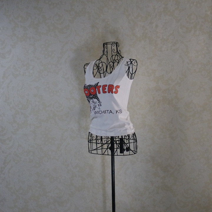HOOTER'S Vintage Cut Tank Wichita, KS Location Closed