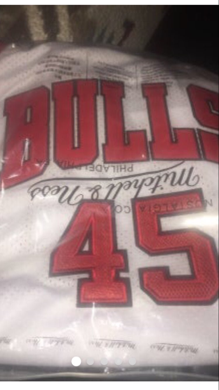Mitchell&ness micheal jordan white #45 jersey am bak #45