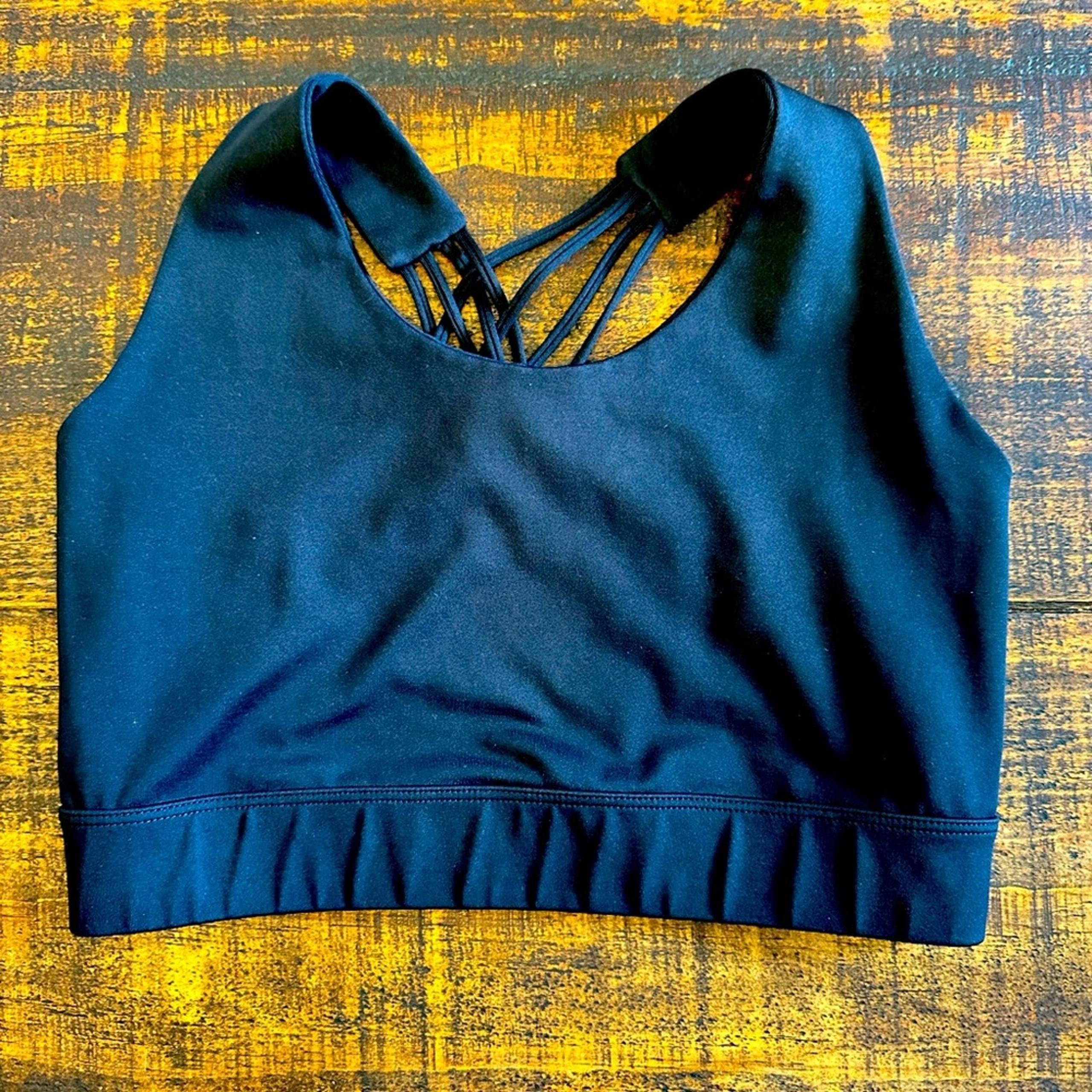 EUC- Mika Yoga Wear Cross Back Sports Bra