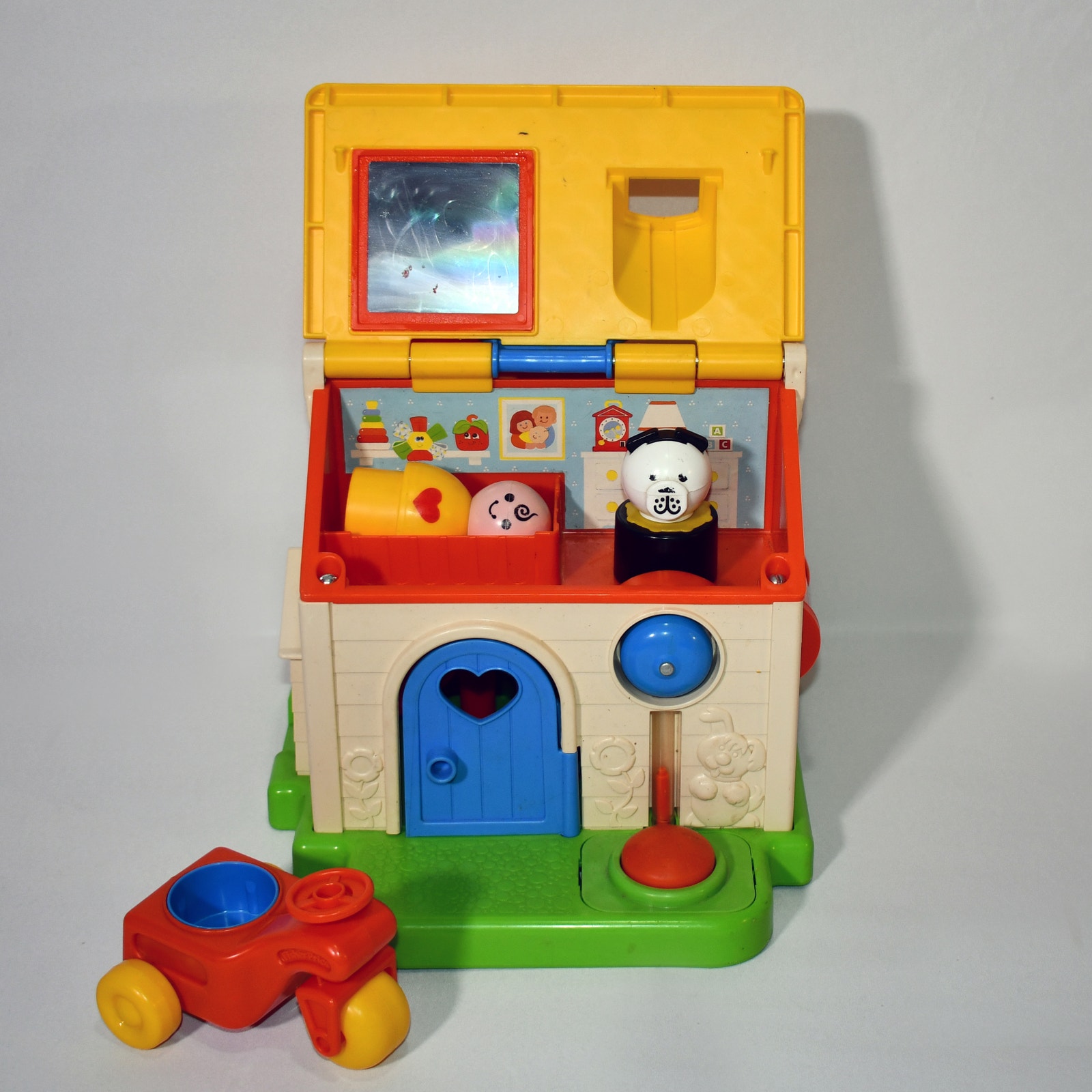Vintage 1984 Fisher Price Discovery Cottage 136 Complete Jumbo Little People 124