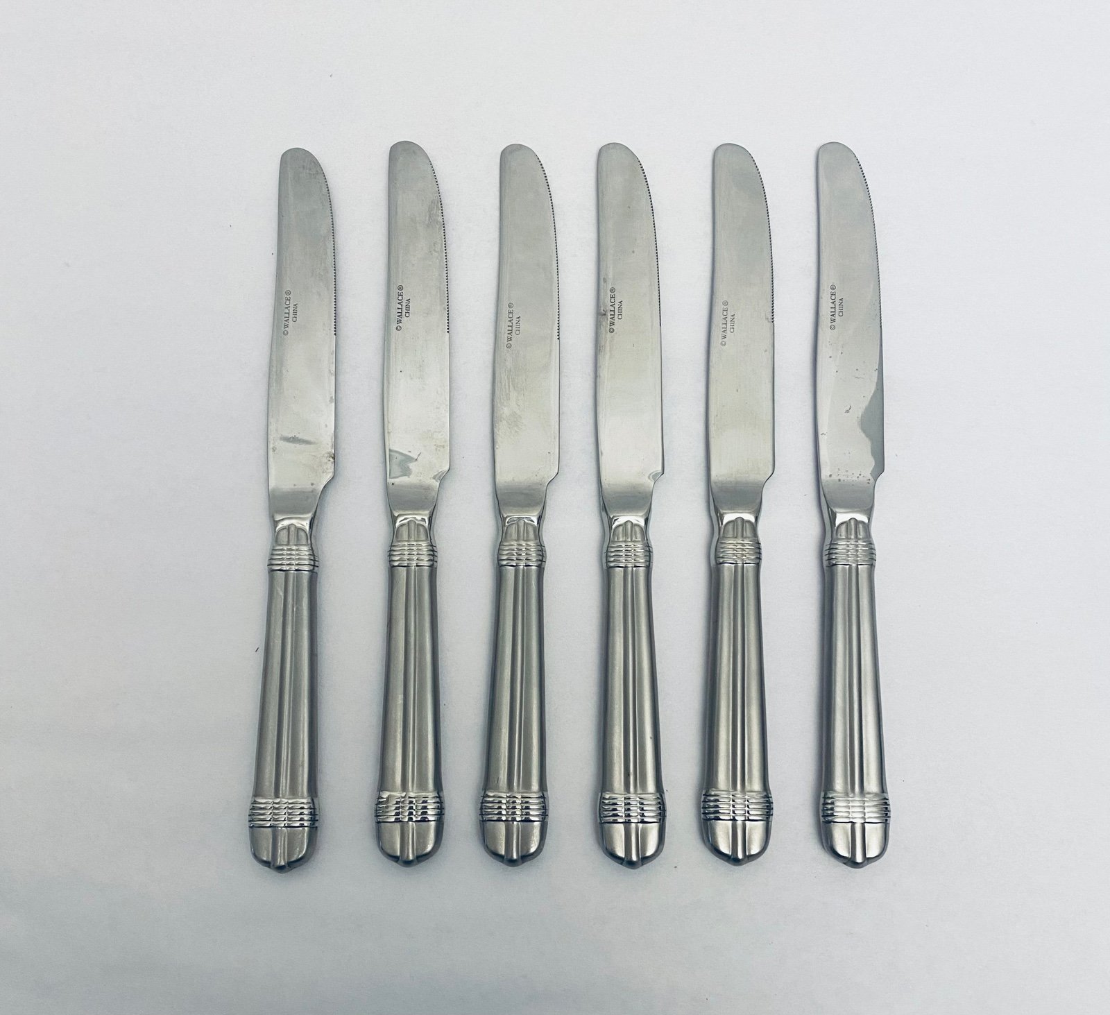 Wallace Continental Regency Stainless 18/10 Fluted Ribbed Dinner Knives (6).