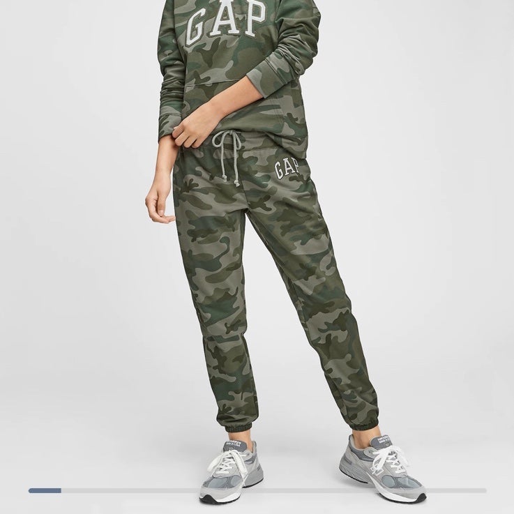 NWT Gap Logo Joggers In Fleece GREEN CAMO MEDIUM