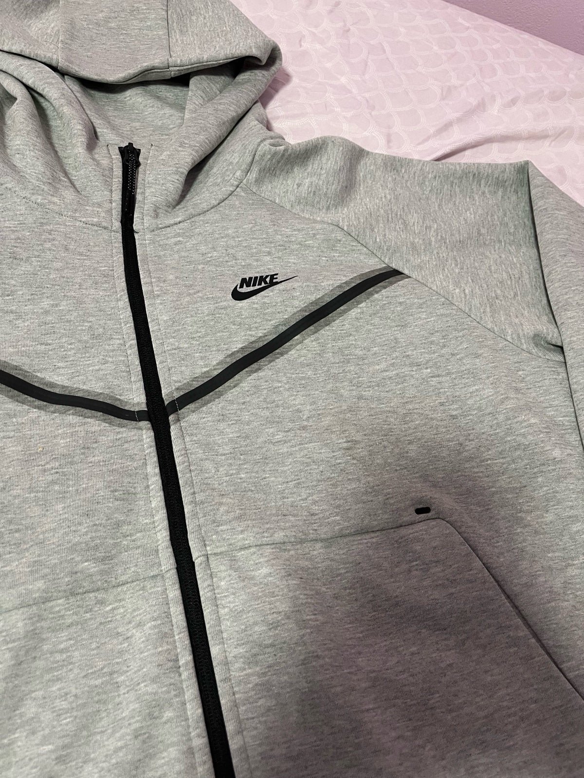 W Grey Nike Tech