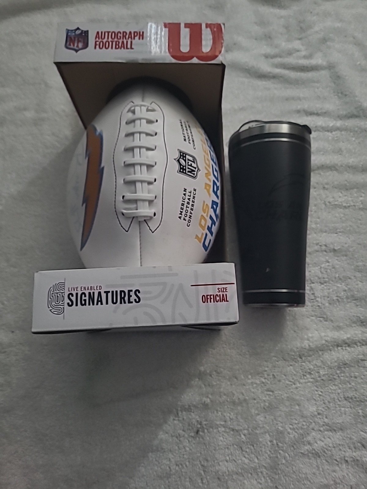 Los Angeles Chargers wilson football/Los Angeles Chargers water bottle