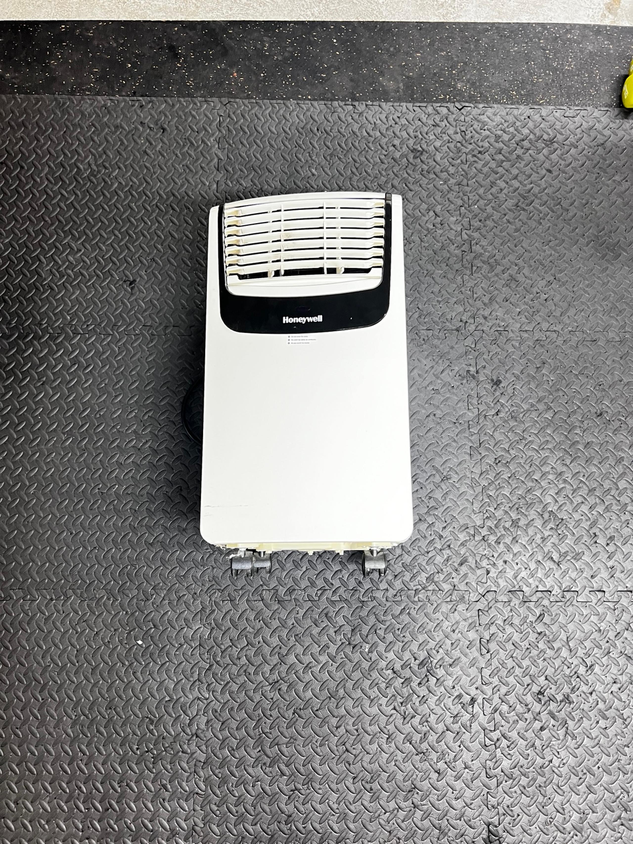 Honeywell MO08CESWK Compact Air Conditioner, 8000BTU Cooling, Fan, Dehumidifier