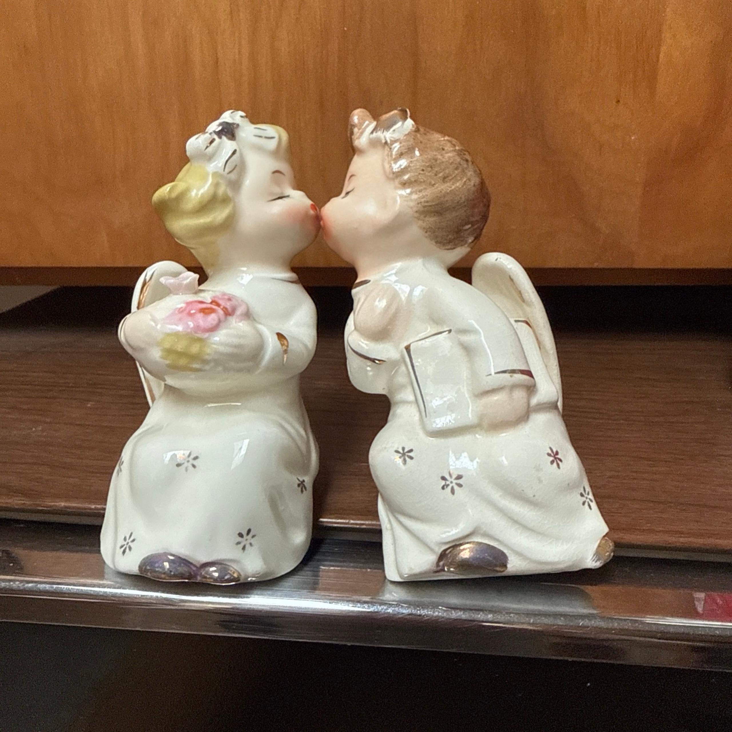 Vintage Commodore Japan kissing angel shelf sitters with original stickers