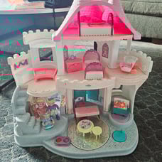 Fisher Price Loving Family Dollhouse Dream Castle 1993 figures & acessories