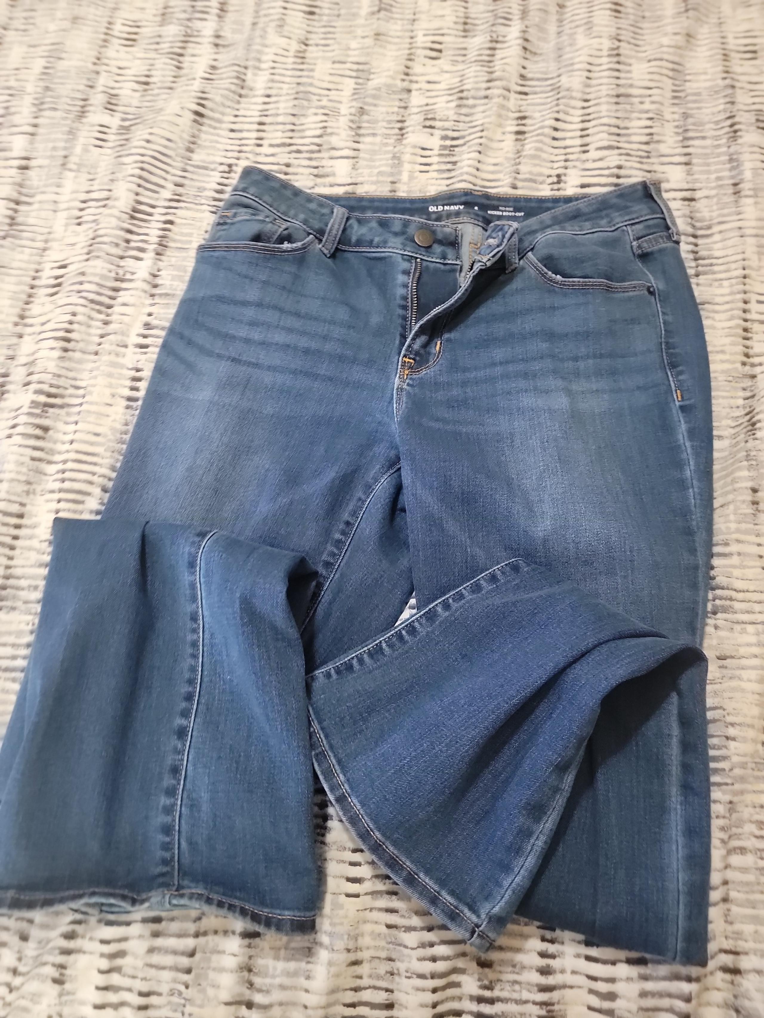 Old Navy boot cut jeans, size 6