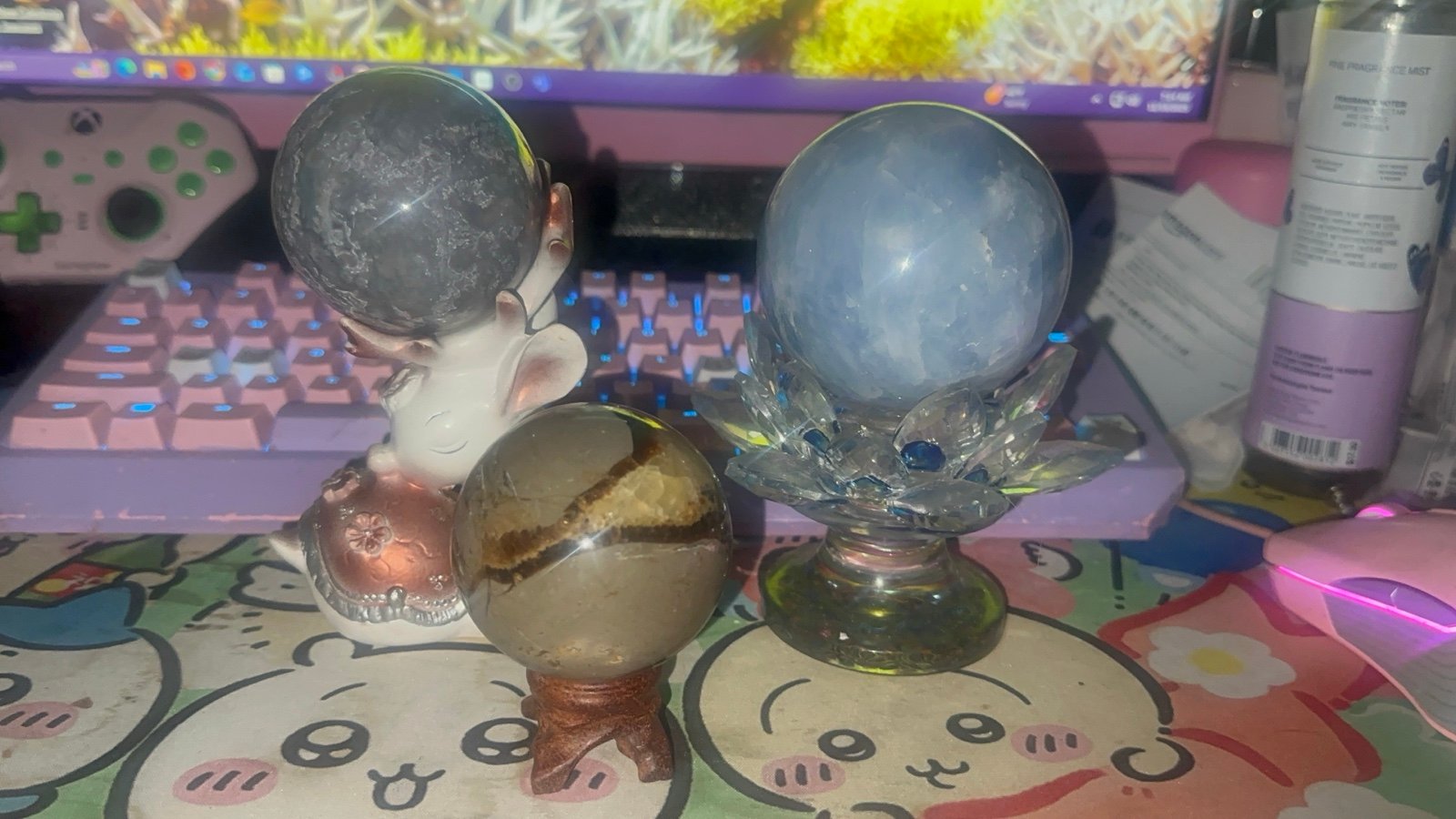 Crystal spheres and holders