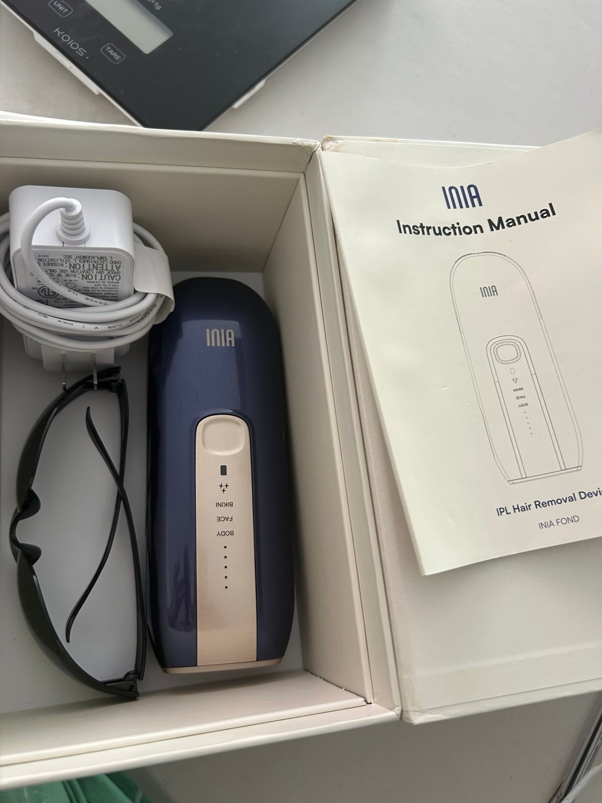 Laser hair removal device for women and men, INIA Fond hair remover with long-la