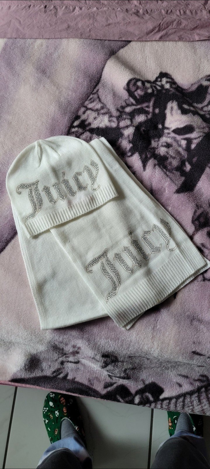 Juicy Couture Scarf Set