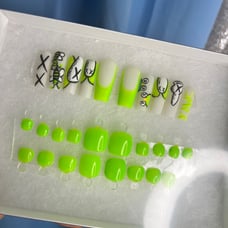 press on nails