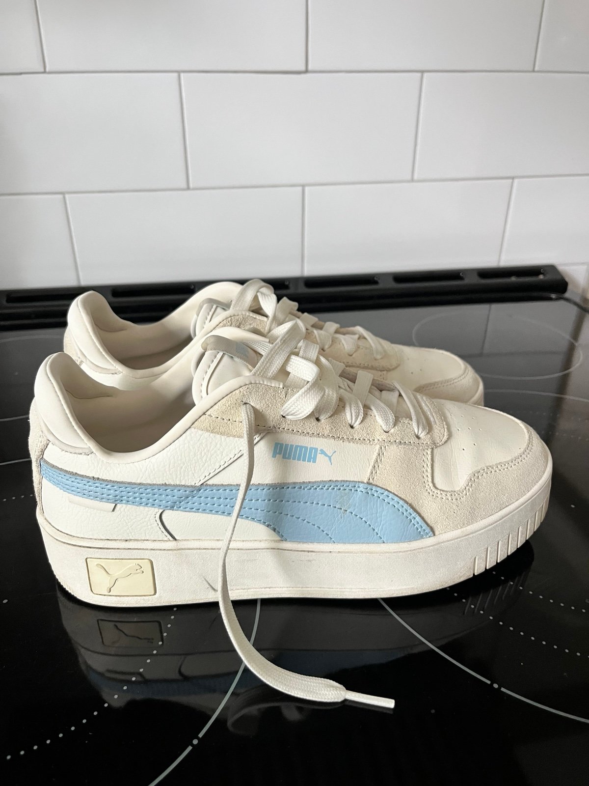 Women’s Pumas platform sneakers 9
