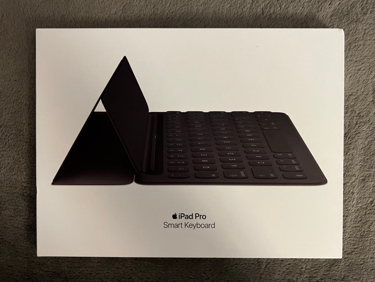 Apple Smart Keyboard for iPad 7th Generation , iPad Air 3rd Generation , and 10.