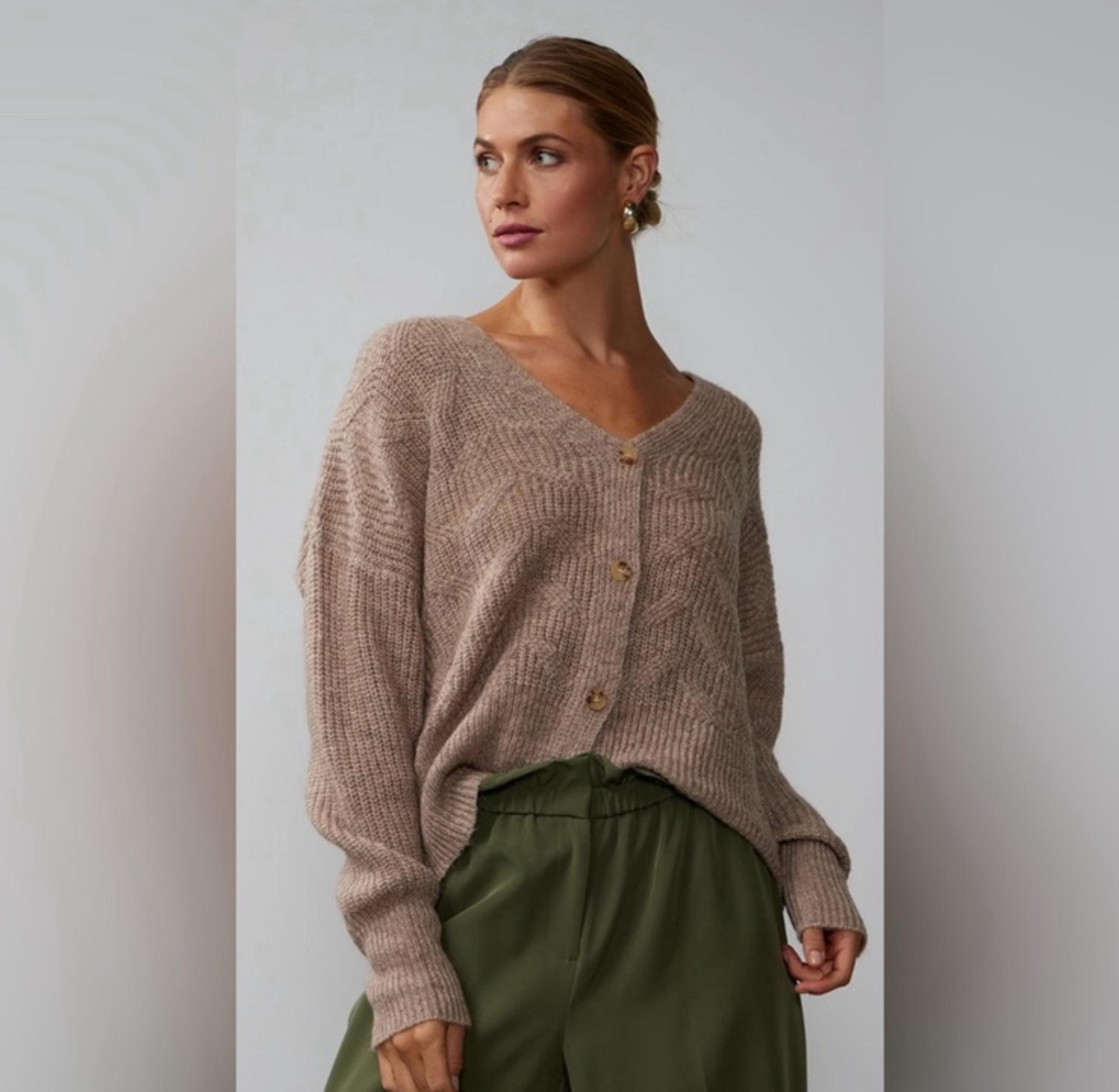 NWT New York & Company Large Tan Cardigan Sweater Relaxed Fit