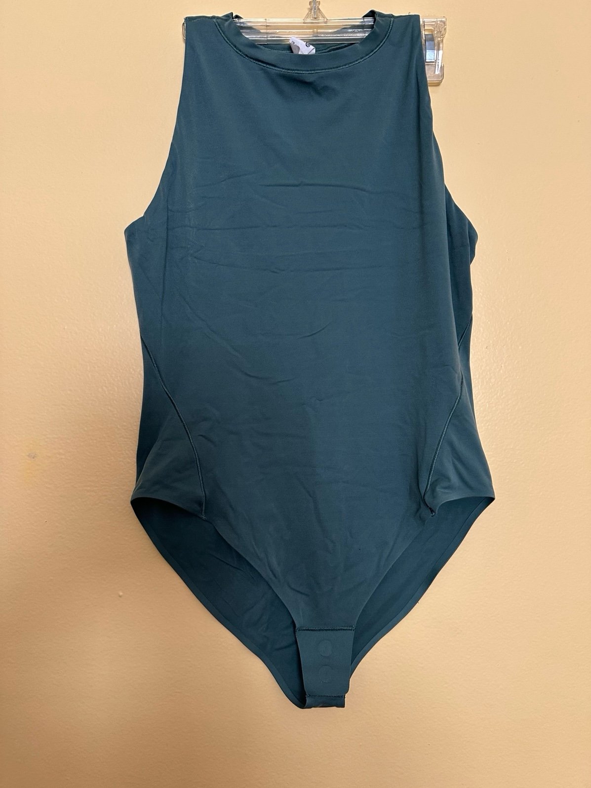 Lululemon Wundermost Ultra-Soft Nulu Sleeveless Bodysuit in green Sz:M