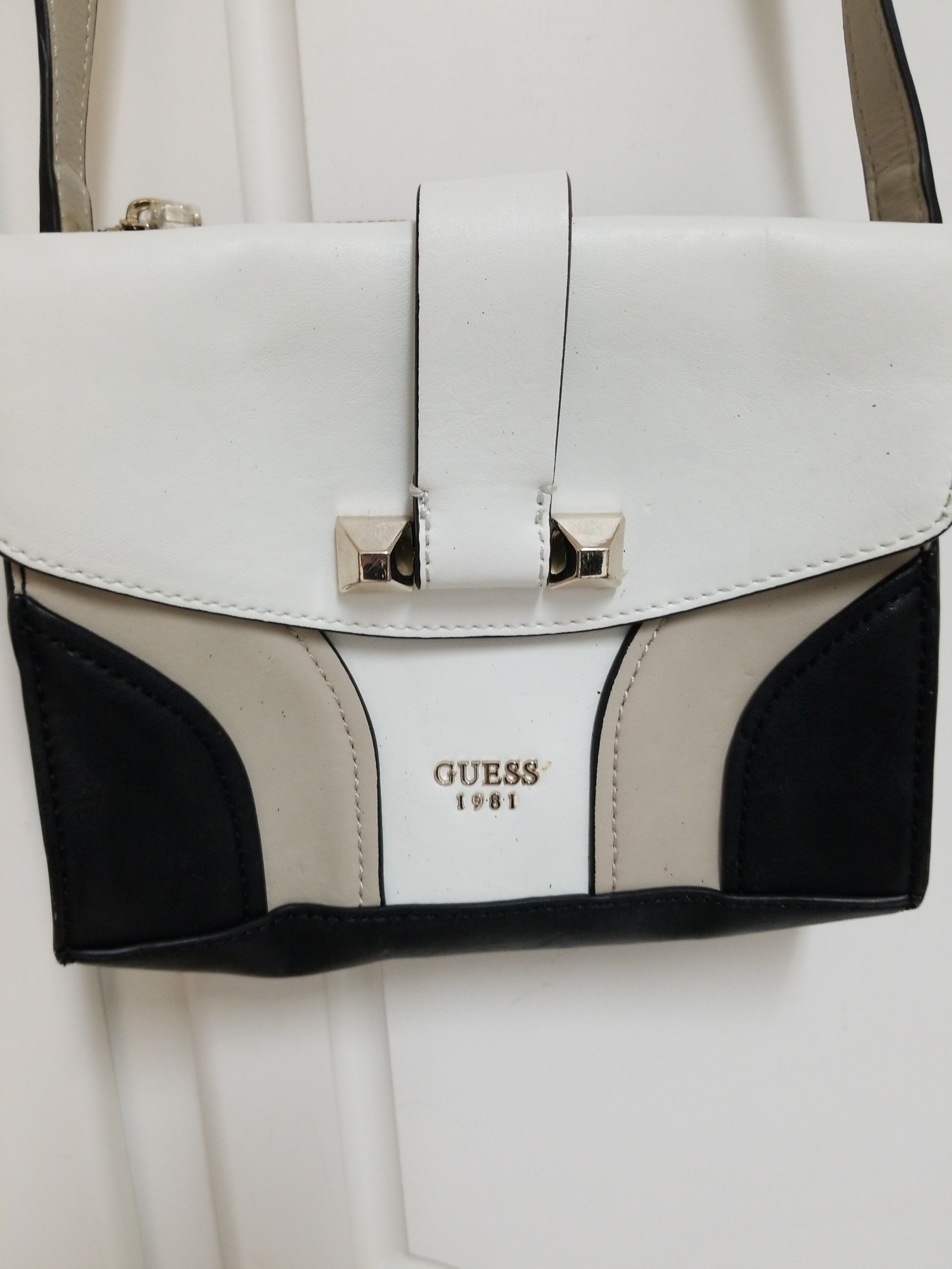 Guess Crossbody