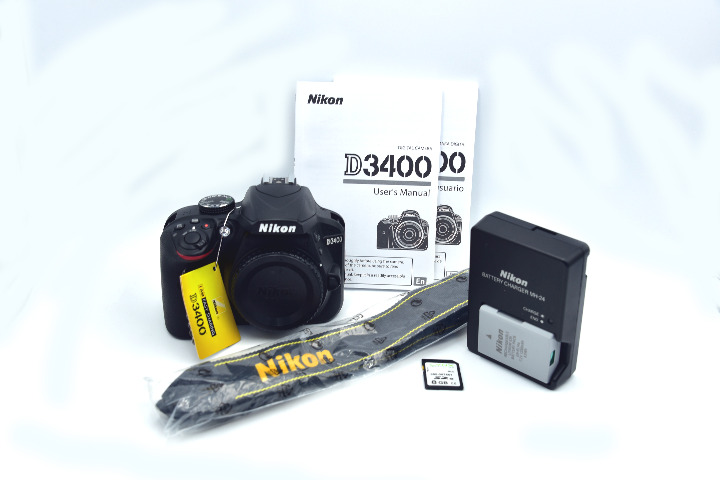 Nikon D3400 DSLR – Near Mint condition!