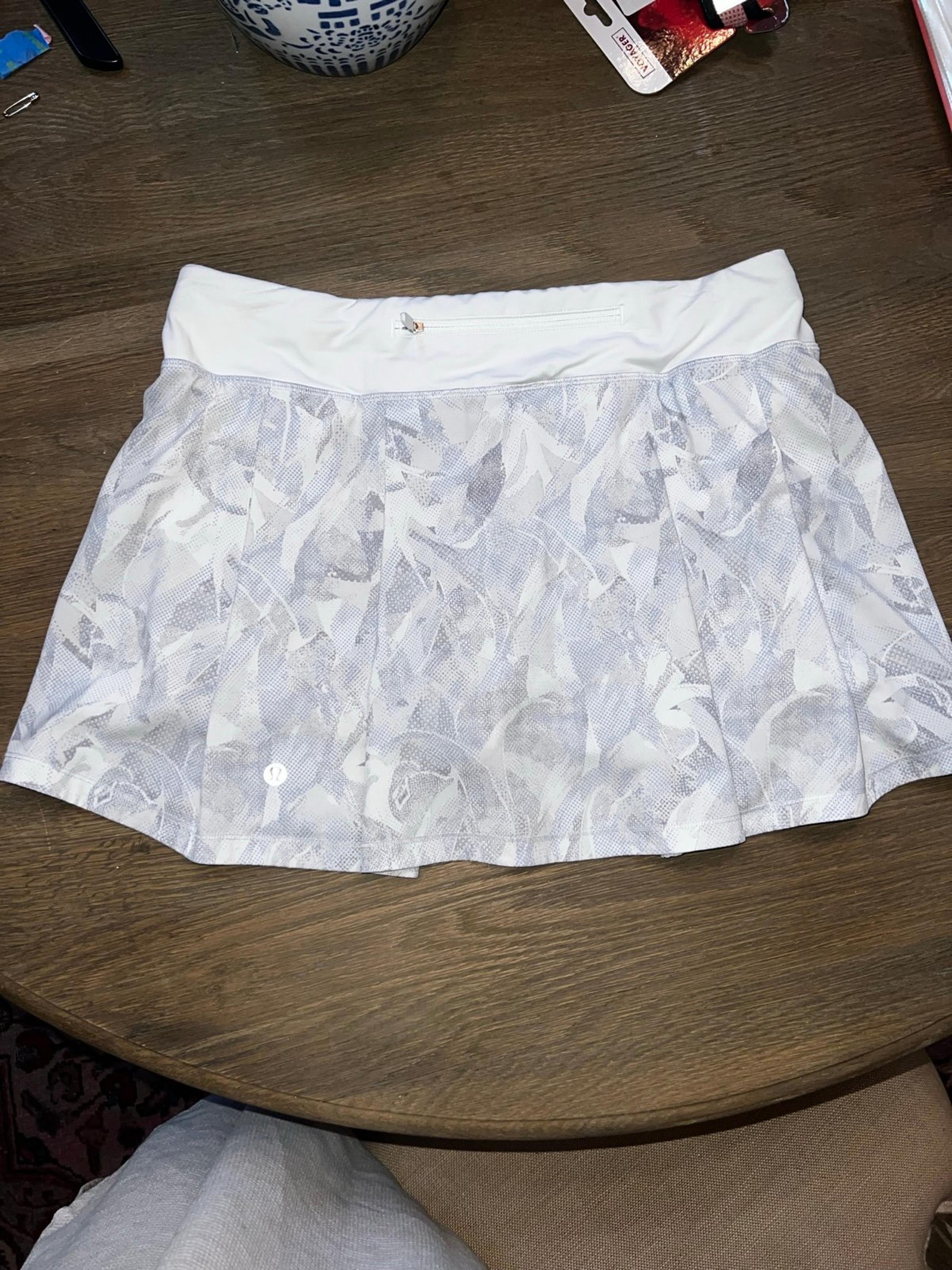 Lululemon size 8 athletic skirt