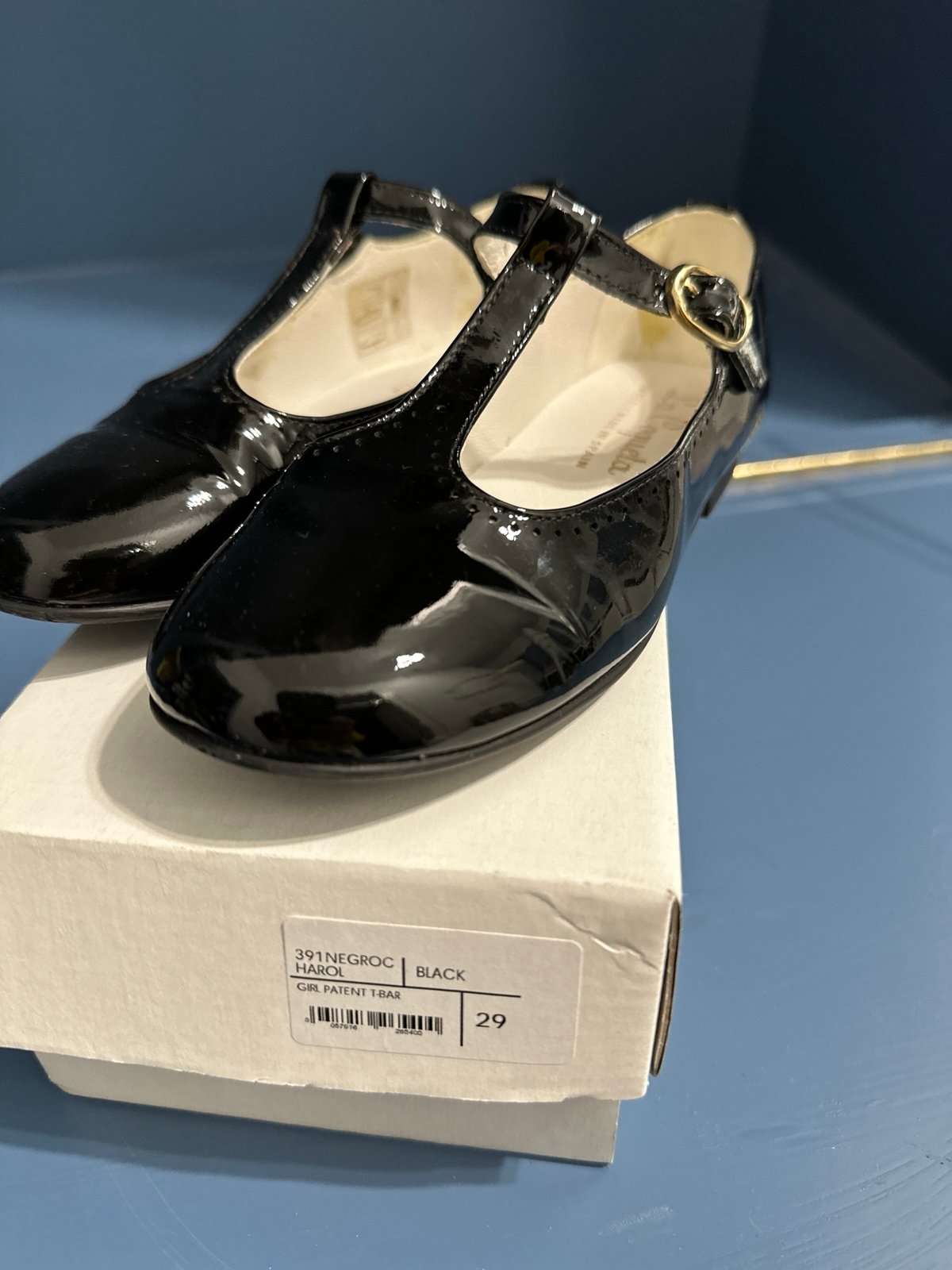 La Coqueta T Bar black patent shoes size 29