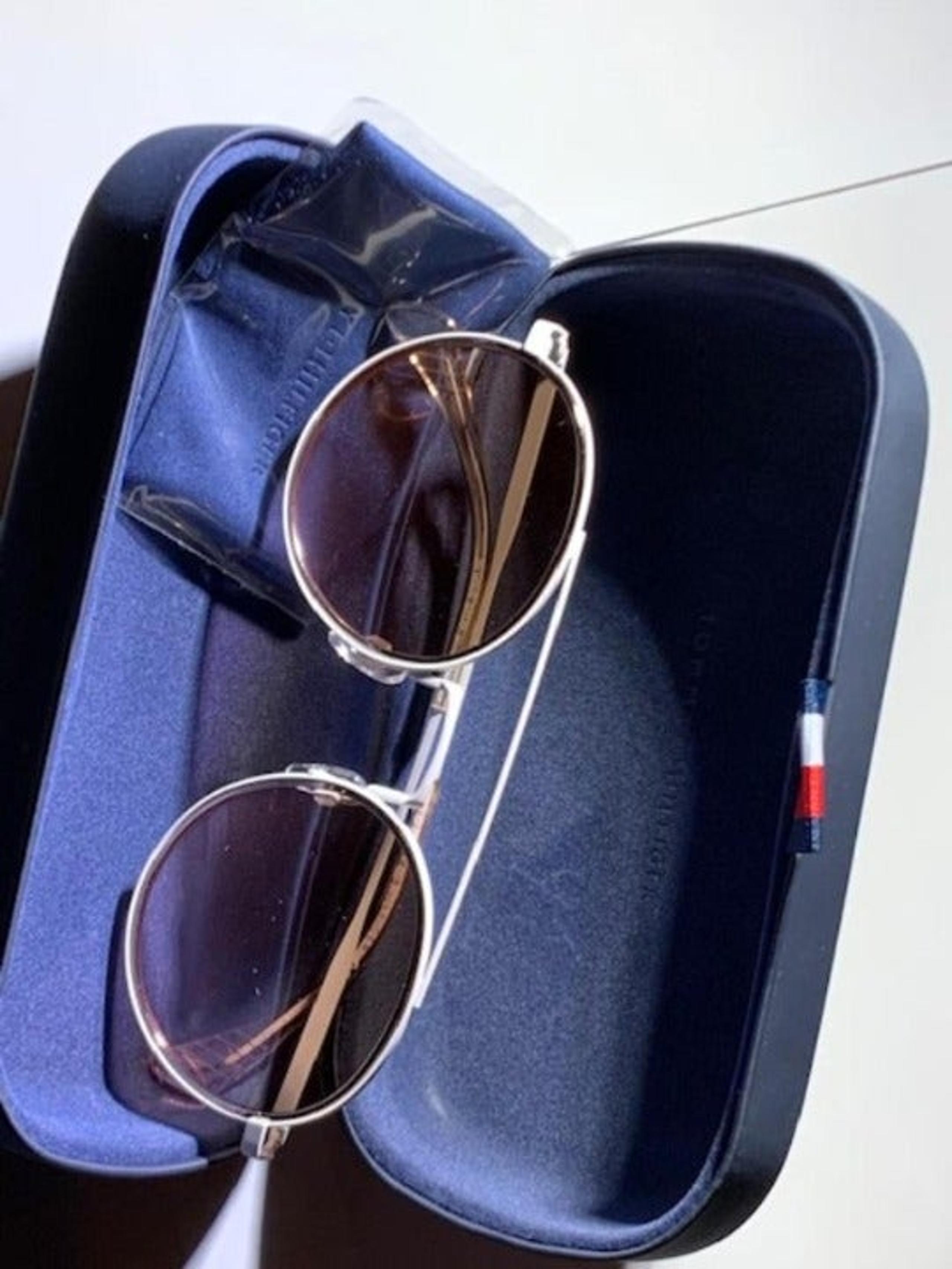 Tommy Hilfiger Women's pilot Sunglasses