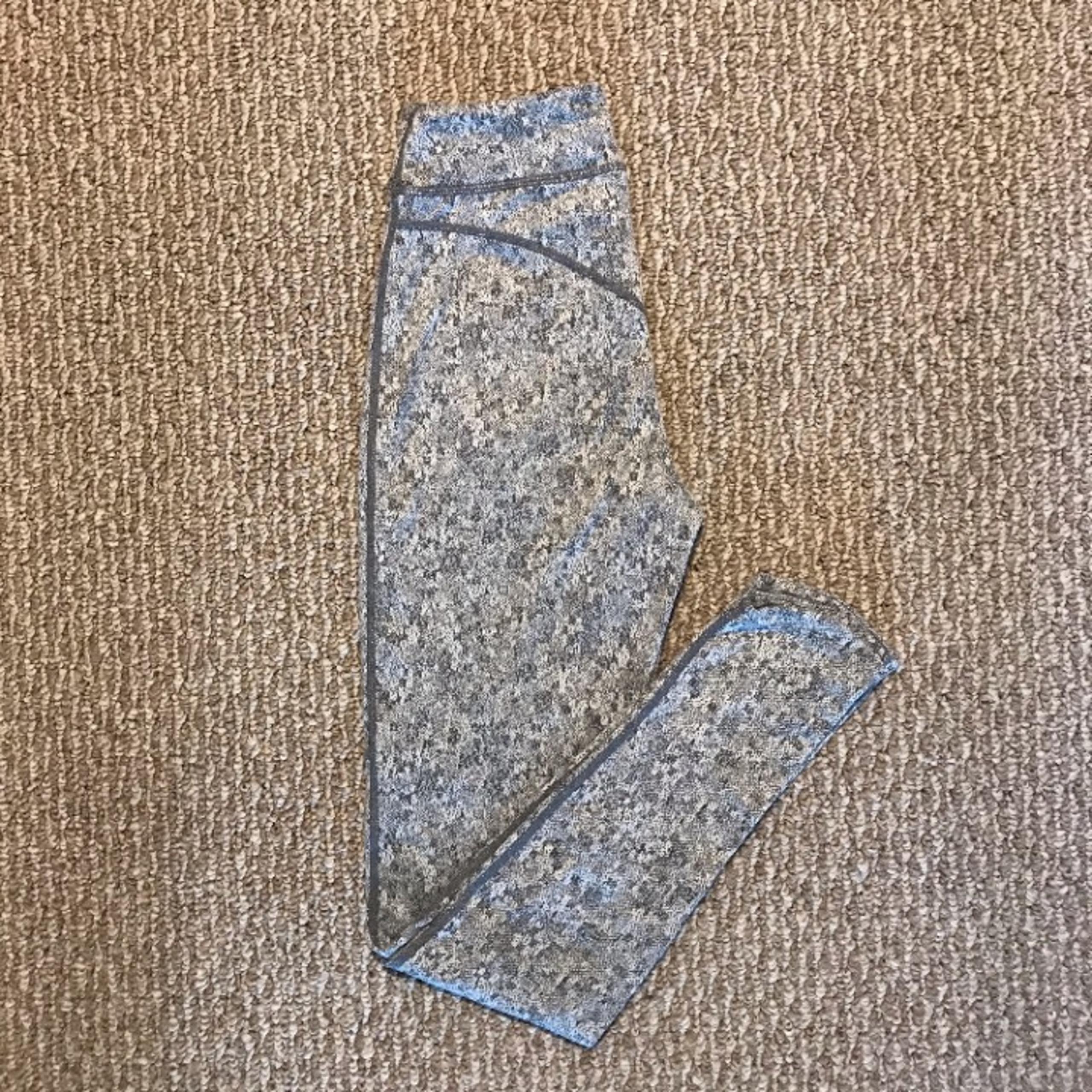 Gymshark Grey Fleur Texture Leggings