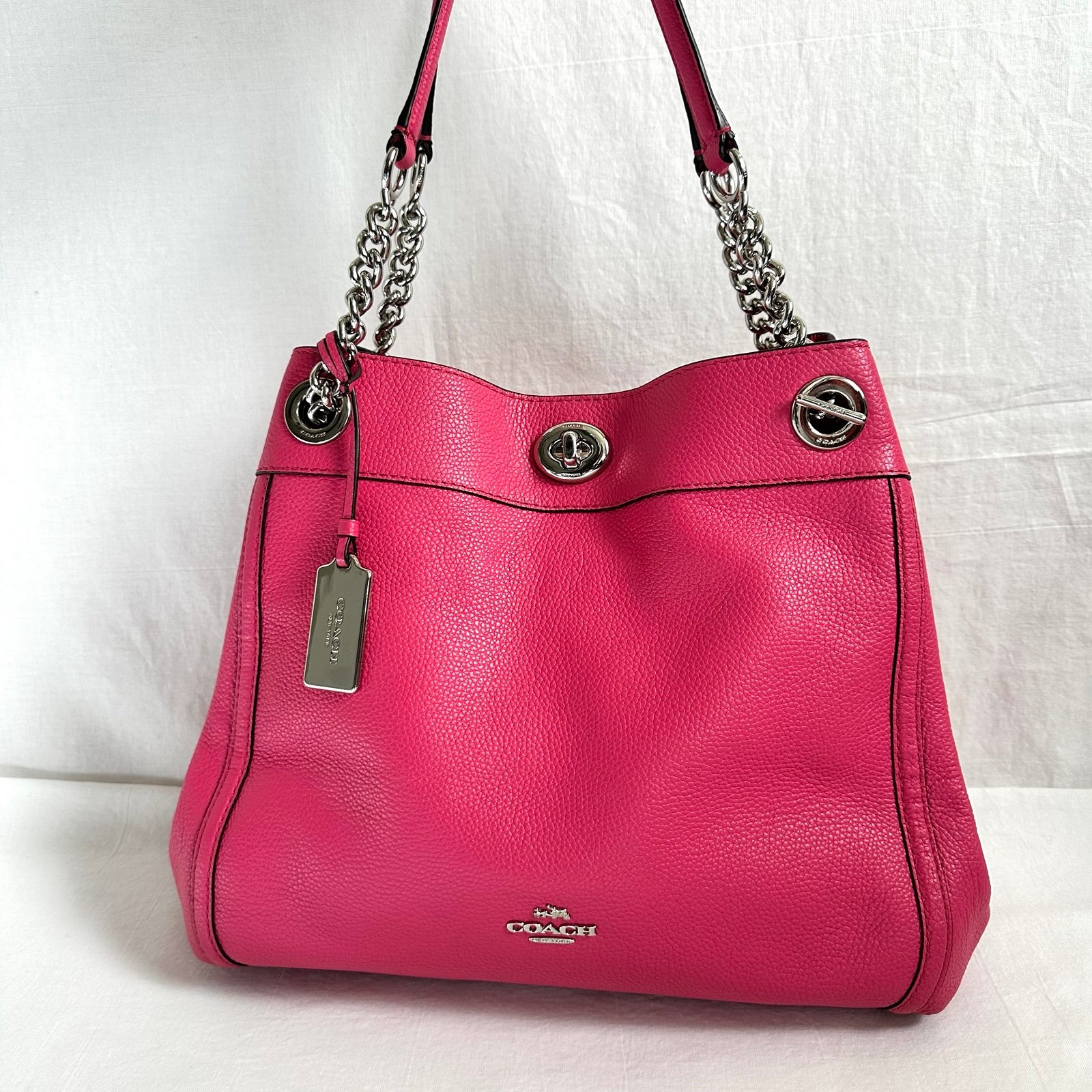 Coach Edie Turnlock Chain Hot Pink Pebble Leather Shoulder Bag Purse Excellent