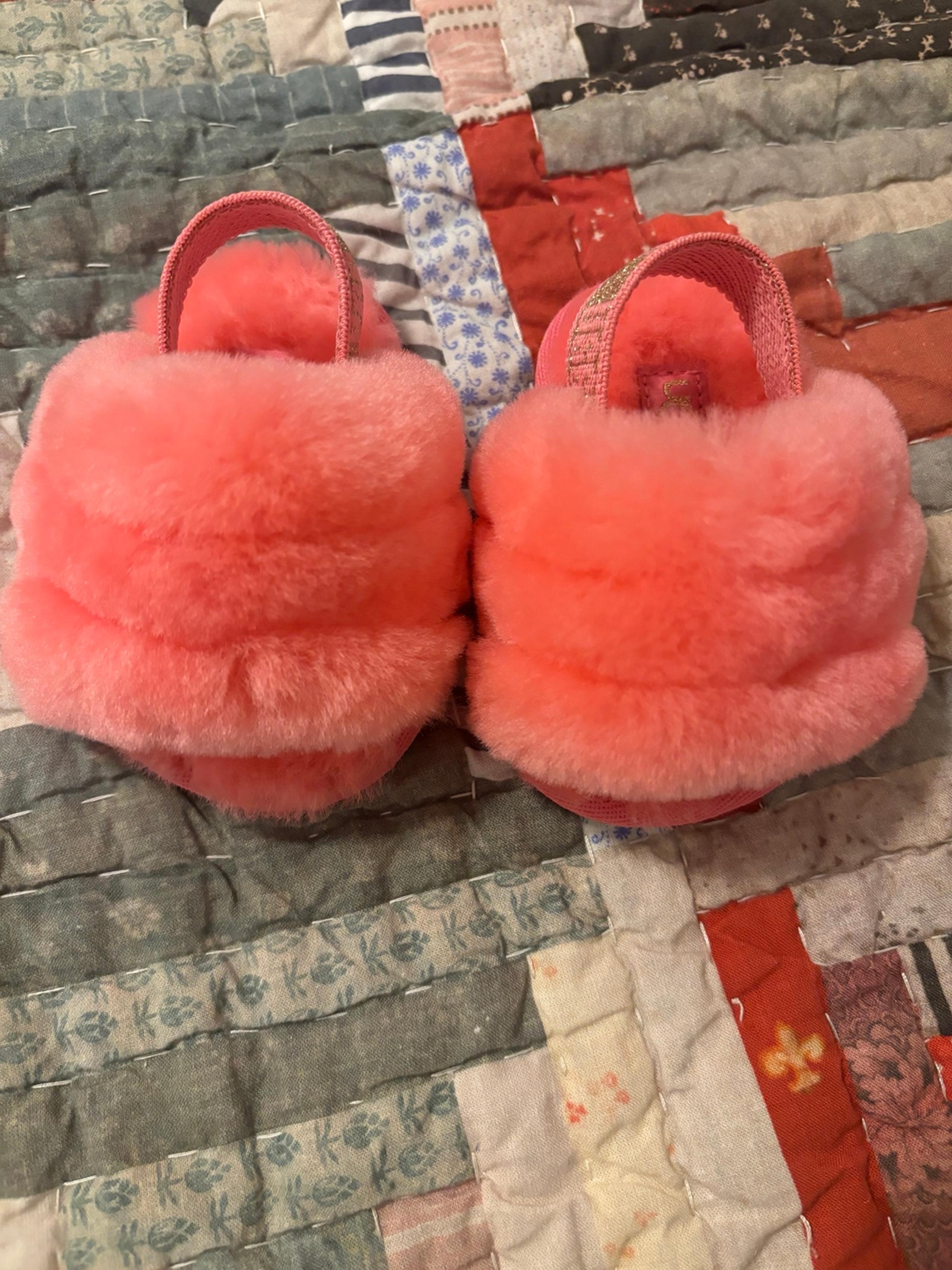 Baby Uggs size 2/3