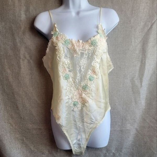 VICTORIA'S SECRET GOLD LABEL Teddy