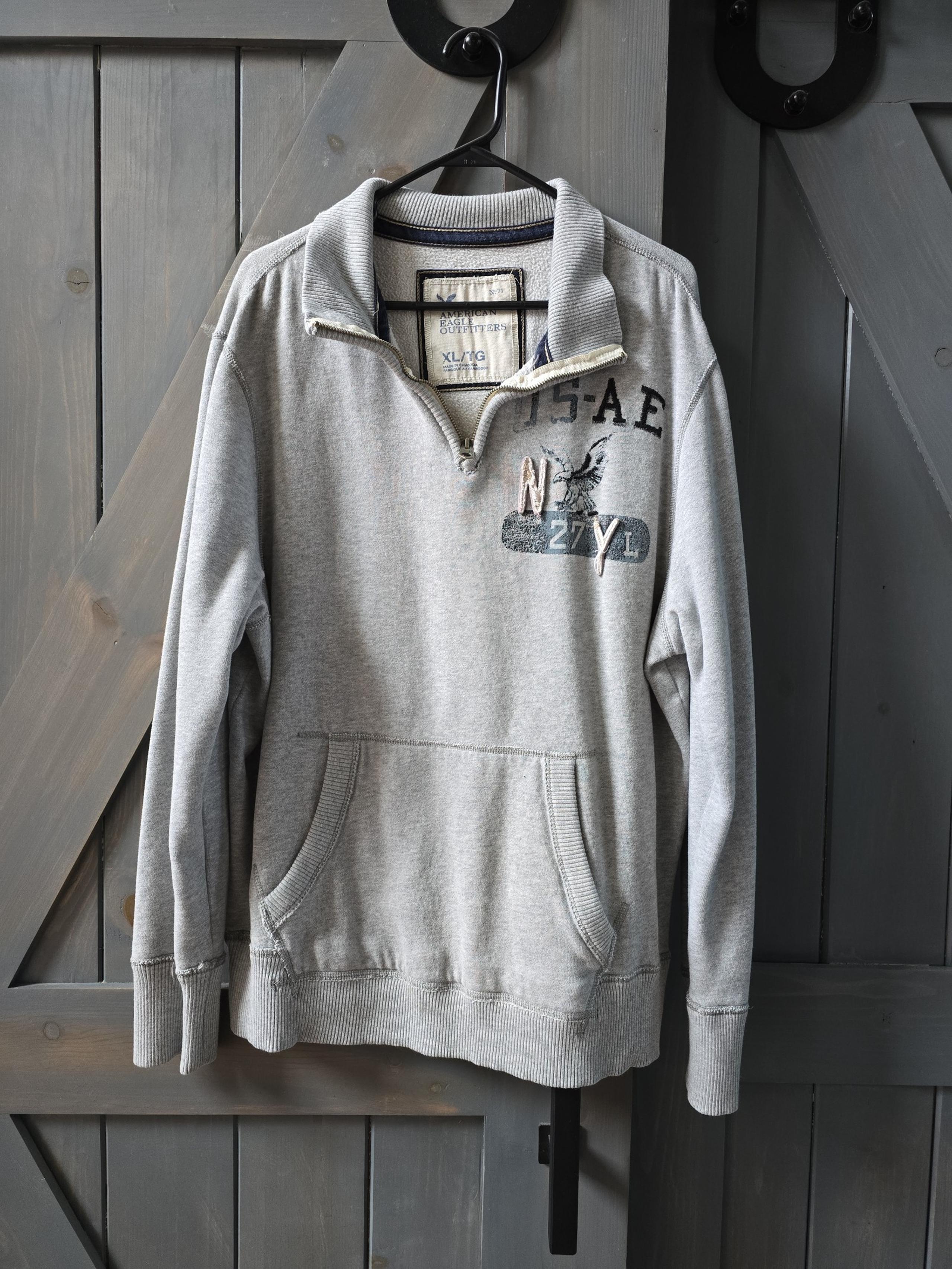 Mens XL American Eagle pullover sweatshirt. Heavy